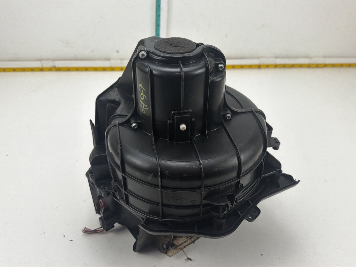 2011-2016 BMW 550i xDrive HVAC Heater Blower Motor Fan Housing 9248171 OEM