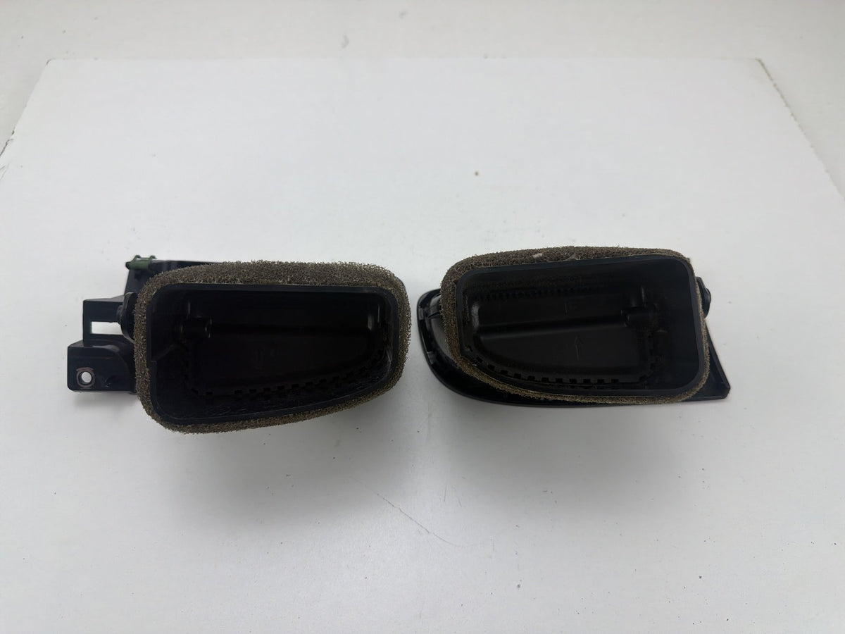 2007-2014 GMC Sierra 1500 Left & Right Side Dash A/C Air Vent 15897760 OEM