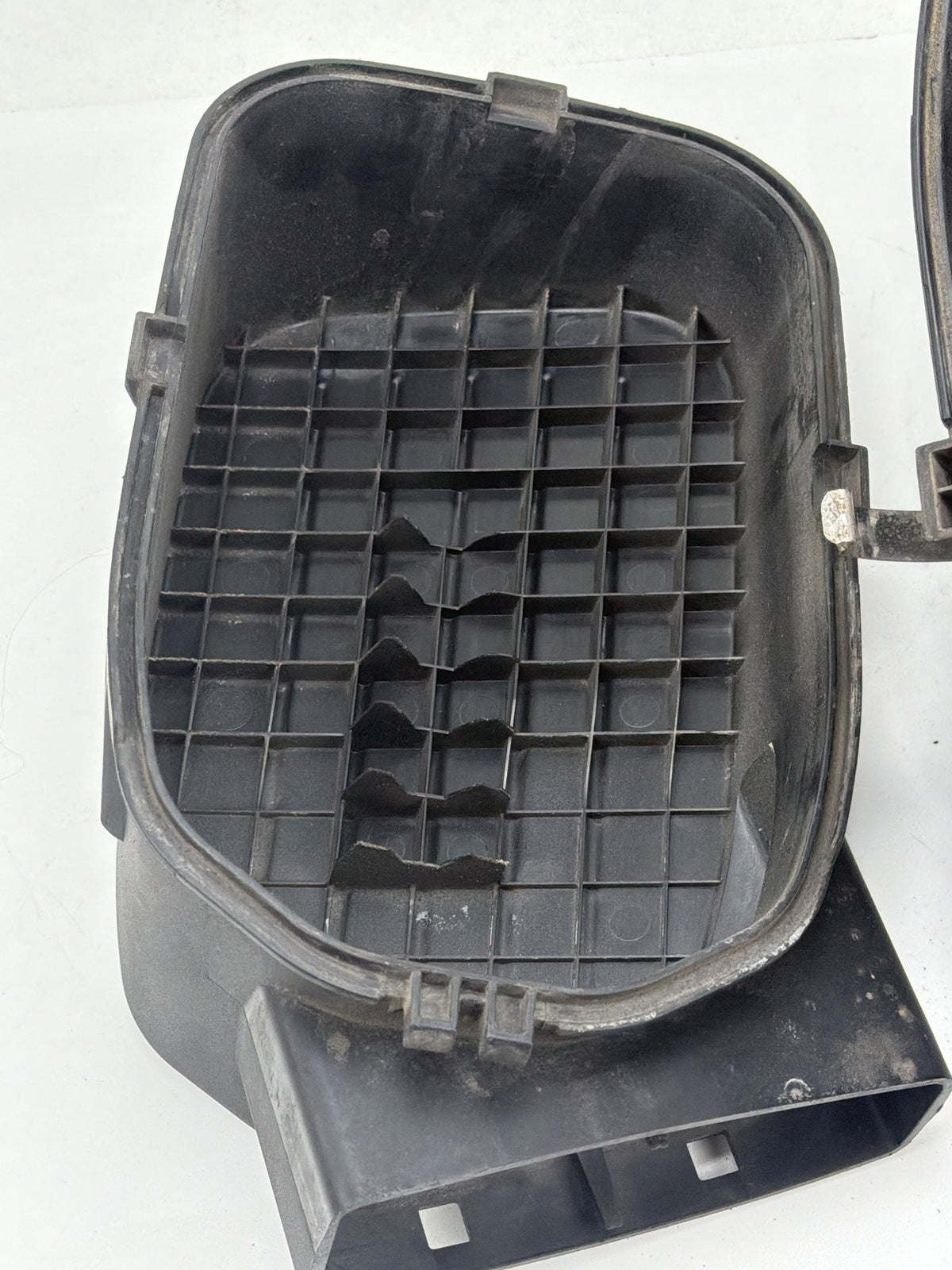 2014-2018 Maserati Quattroporte Right Air Intake Cleaner Filter Housing Box OEM