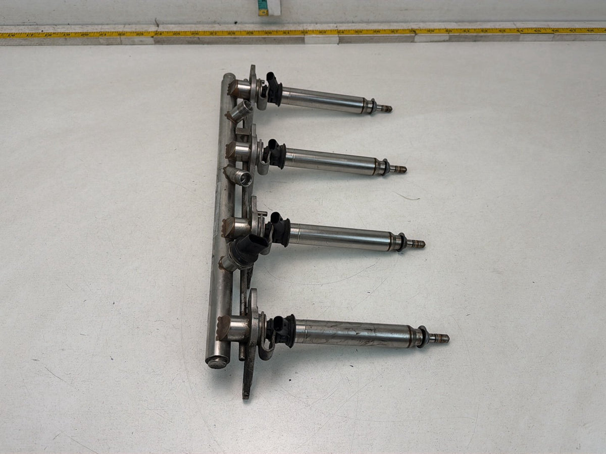 2012-2018 Mercedes-Benz S-Class W221 Right Fuel Rail Injectors A2780780645 OEM