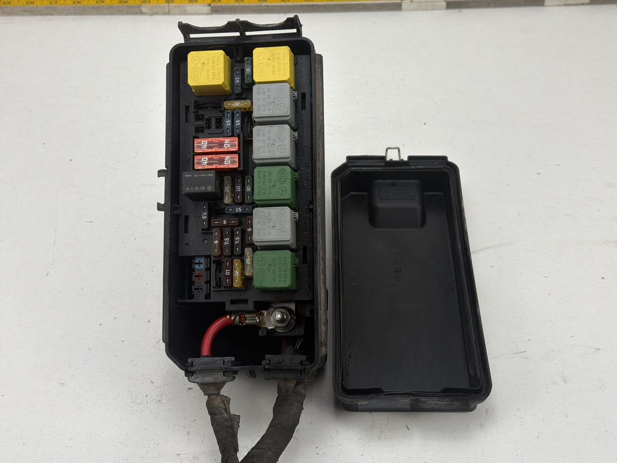 2006-2013 Mercedes-Benz R350 Front SAM Fuse Relay Box Module A1645400182 OEM