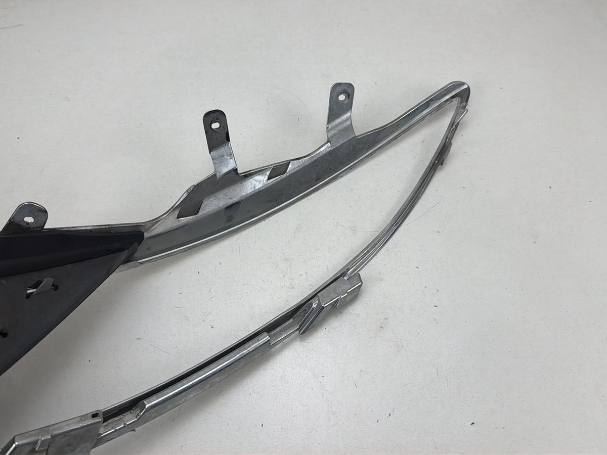 2013-2016 Lincoln MKZ Front Right Passenger Upper Radiator Grille Mesh Trim OEM