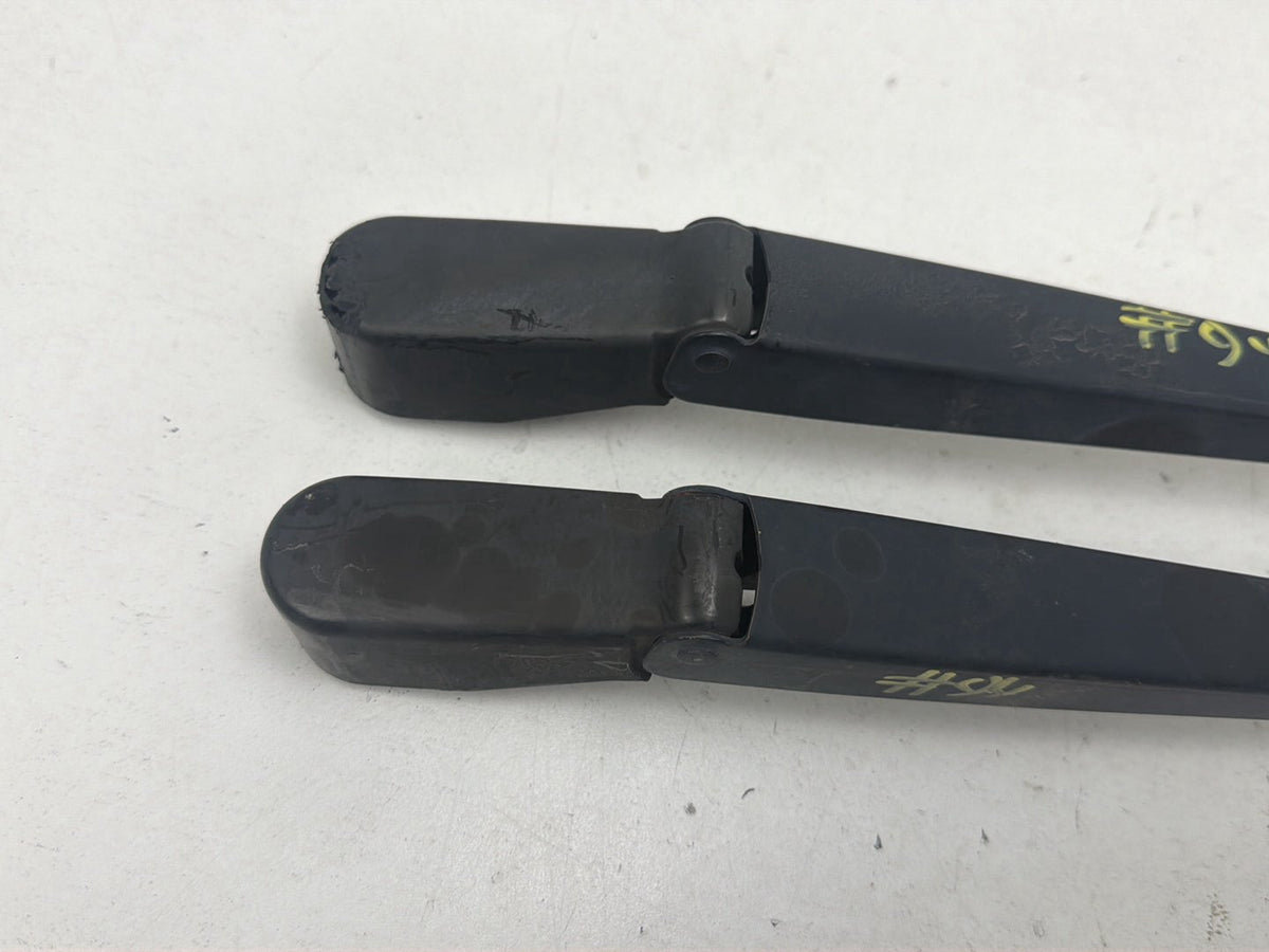 2003-2006 Lincoln Navigator U228-Right&Left Windshield Wiper Arms 2L14 17526 OEM
