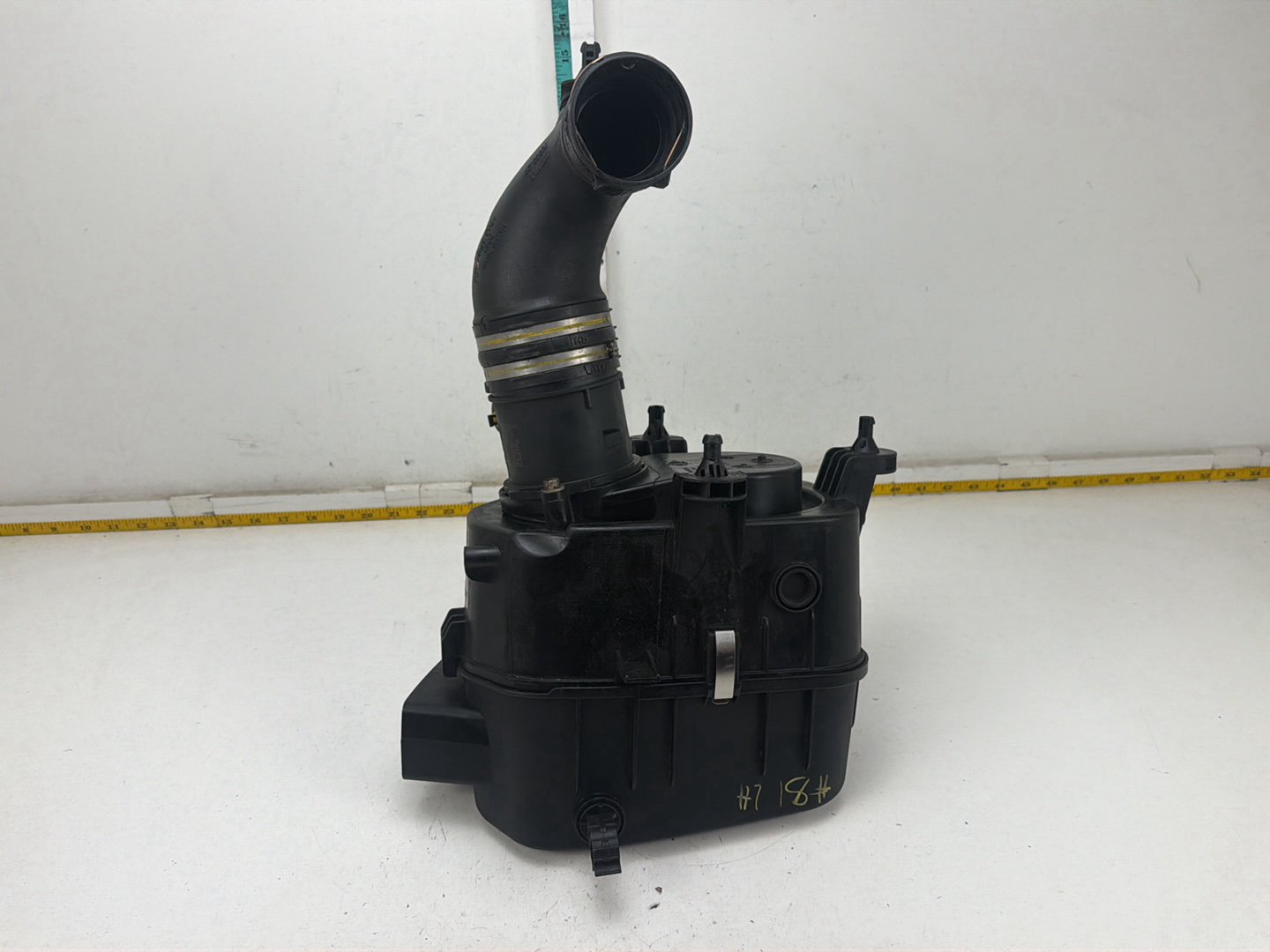 2014-2017 Maserati Ghibli Left Engine Intake Air Cleaner Filter Box Housing OEM