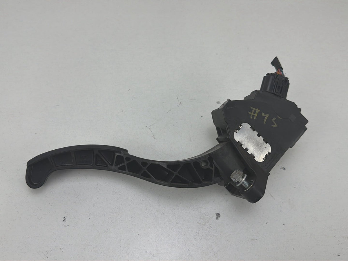 2009-2010 Pontiac Vibe Accelerator Gas Pedal 78110-08010 OEM