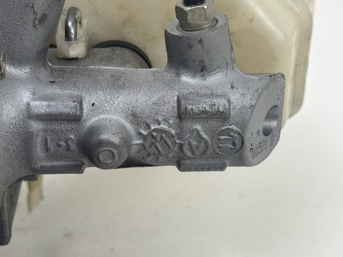 2009-2013 BMW 335i xDrive Power Brake Booster Master Cylinder w/ Reservoir OEM
