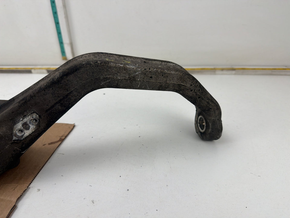 2014-2017 Maserati Ghibli Right Side Wheel Spindle Steering Knuckle OEM