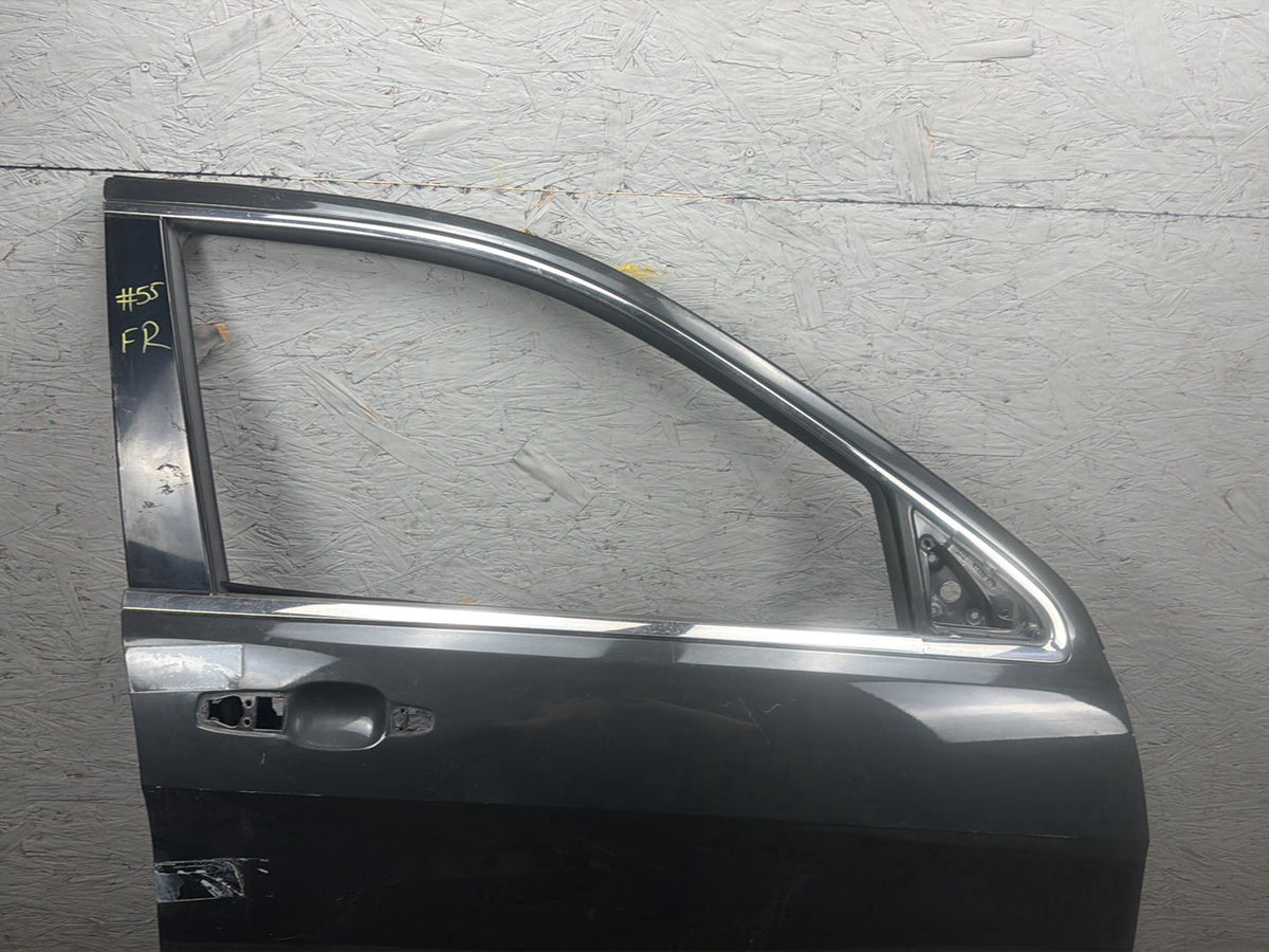 2011-2013 Jeep Grand Cherokee Front Right Passenger Side Door Shell OEM