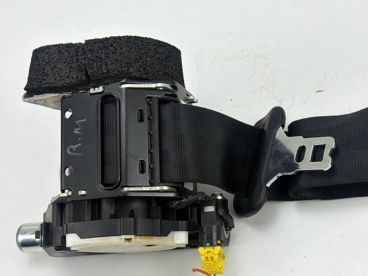 2011-2018 Volvo S60 Rear Middle Seat Belt Retractor Pretensioner 39822961 OEM