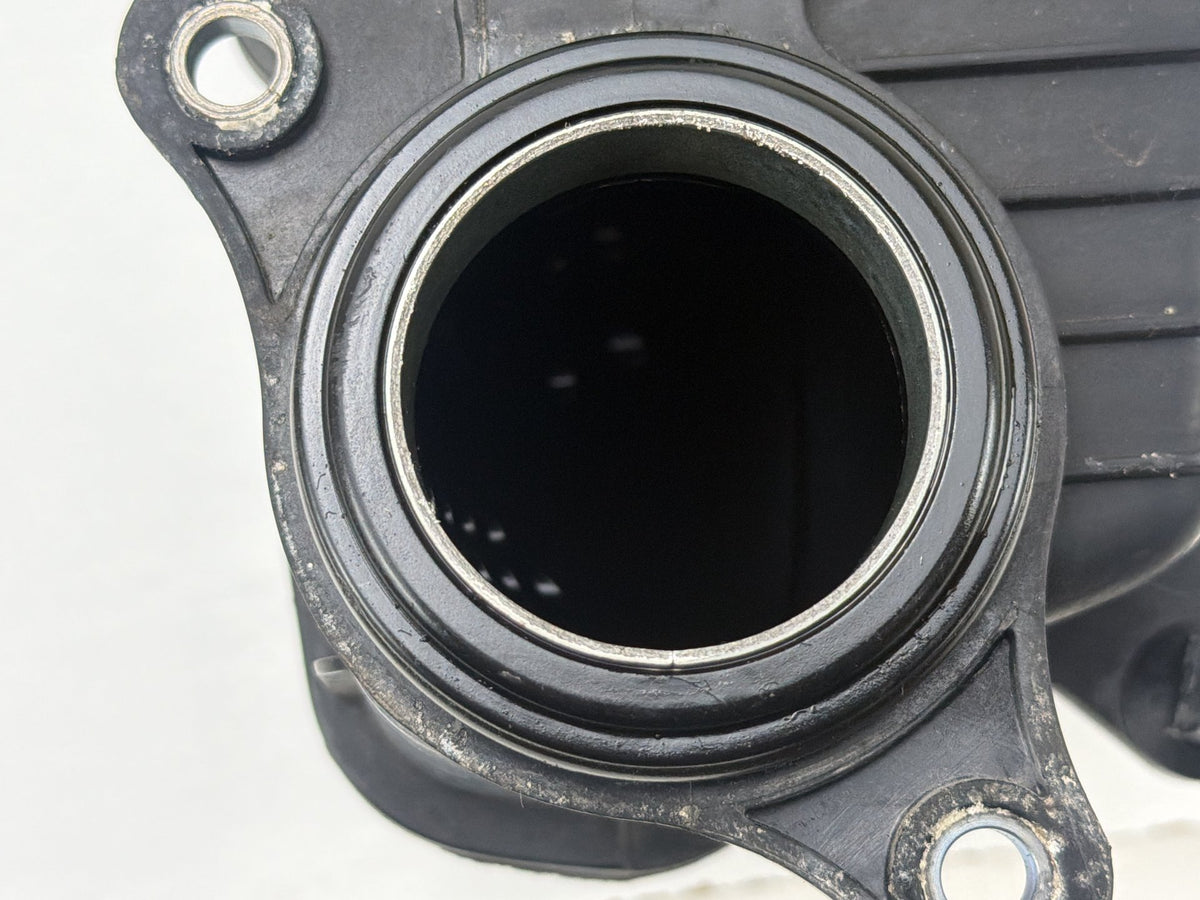 2015-2018 Volvo S60 Engine Air Intake Resonator Chamber Box 31319692 OEM