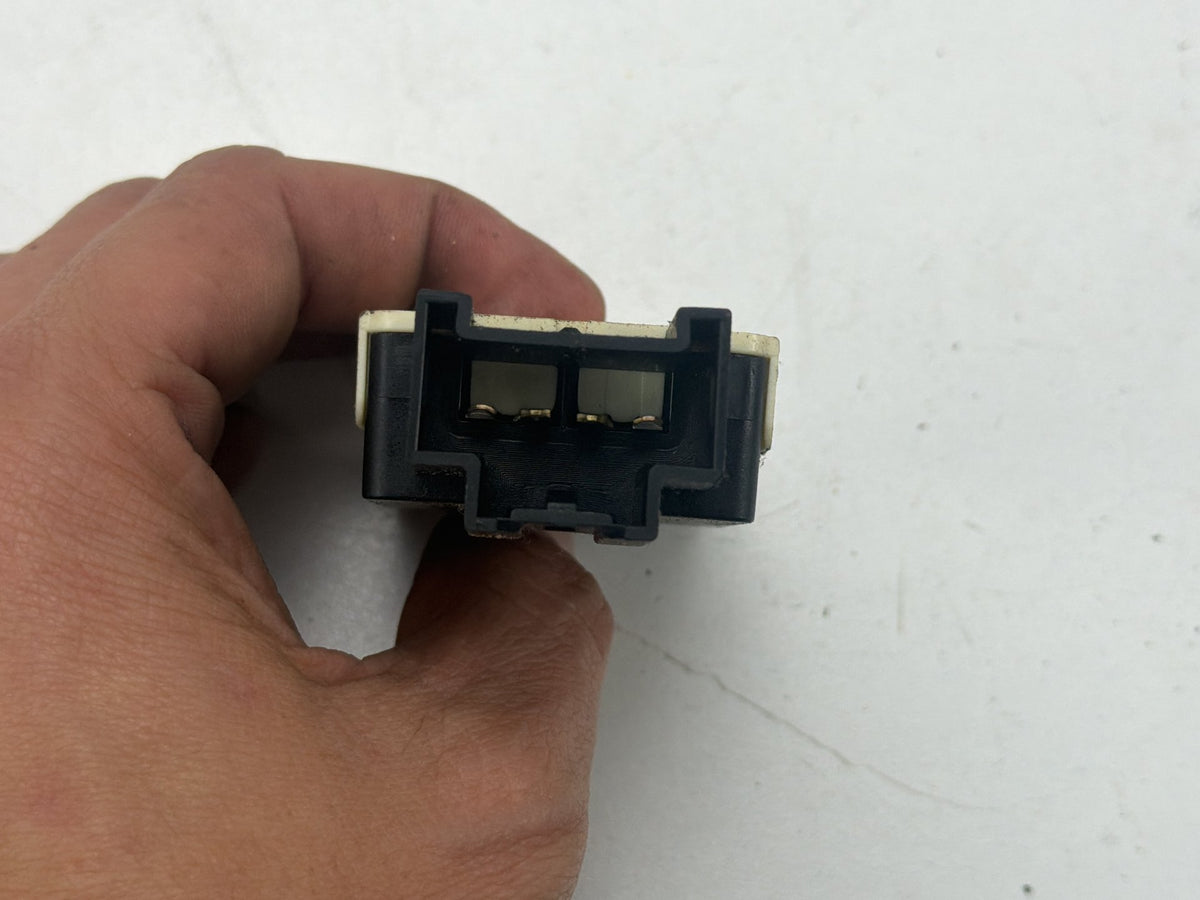 2007-2014 GMC DENALI GMT900 Brake Light Switch Stop Lamp OEM