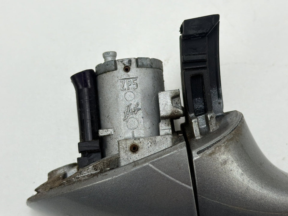 2006-2012 Mercedes-Benz R350 - Front Left Door Handle A1647660101 OEM