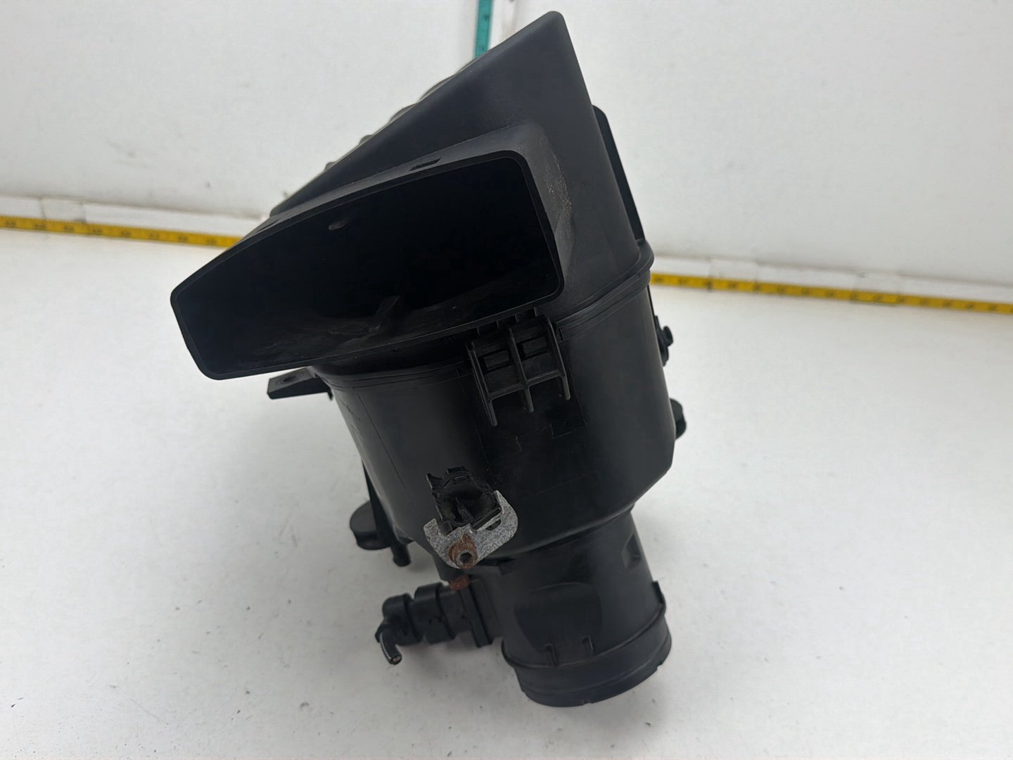 2014-2017 Maserati Ghibli Engine Intake Air Cleaner Filter Box Housing OEM
