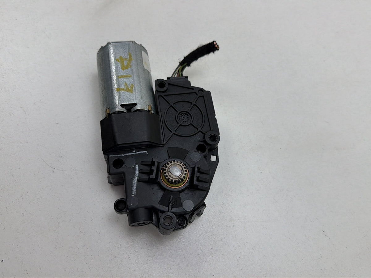 2011-2014 BMW X1 E84 Sunroof Window Glass Motor 10025374A OEM