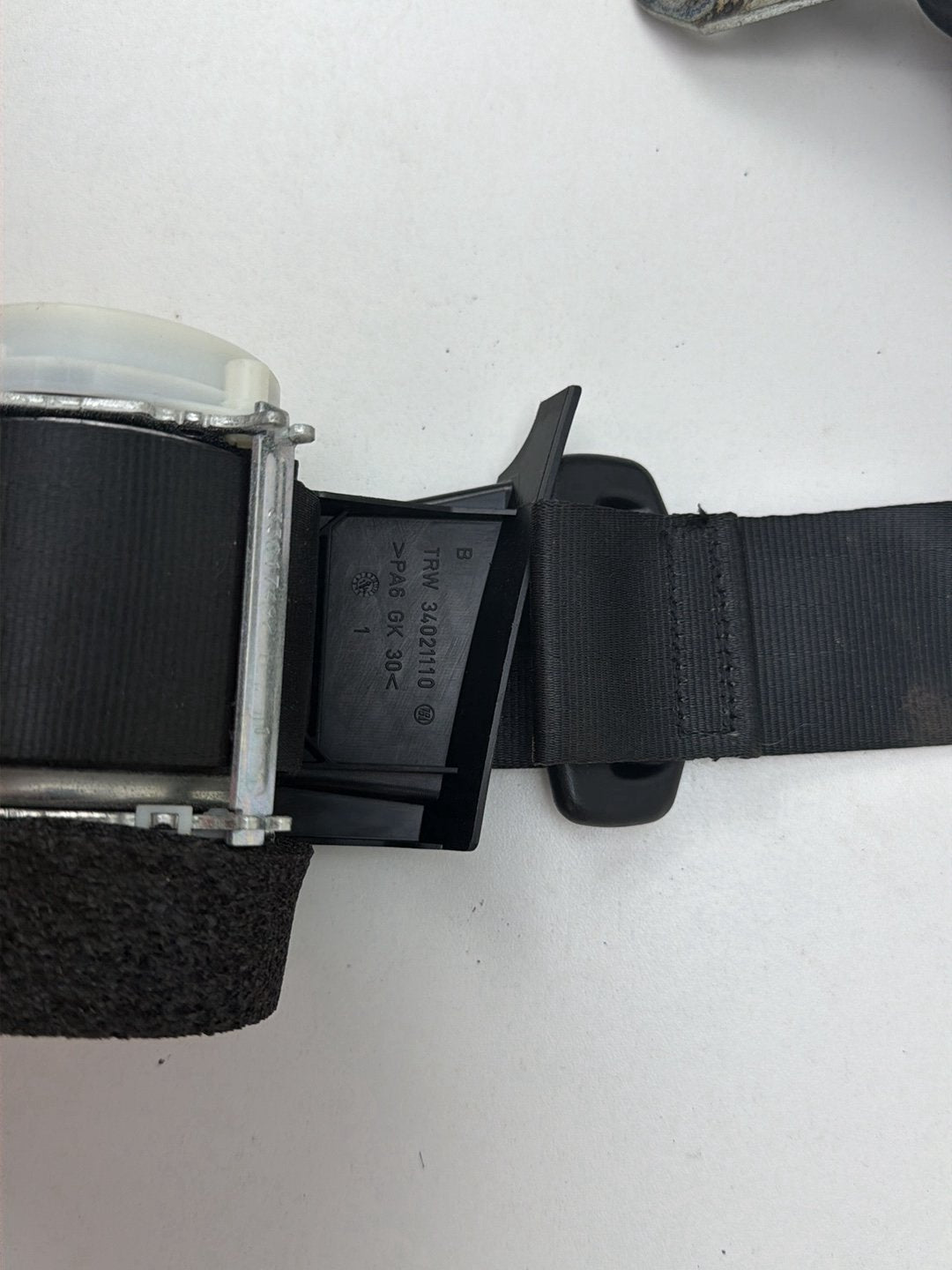 2013-2017 Volkswagen Tiguan Right Rear Seat Belt 5N0857806B OEM