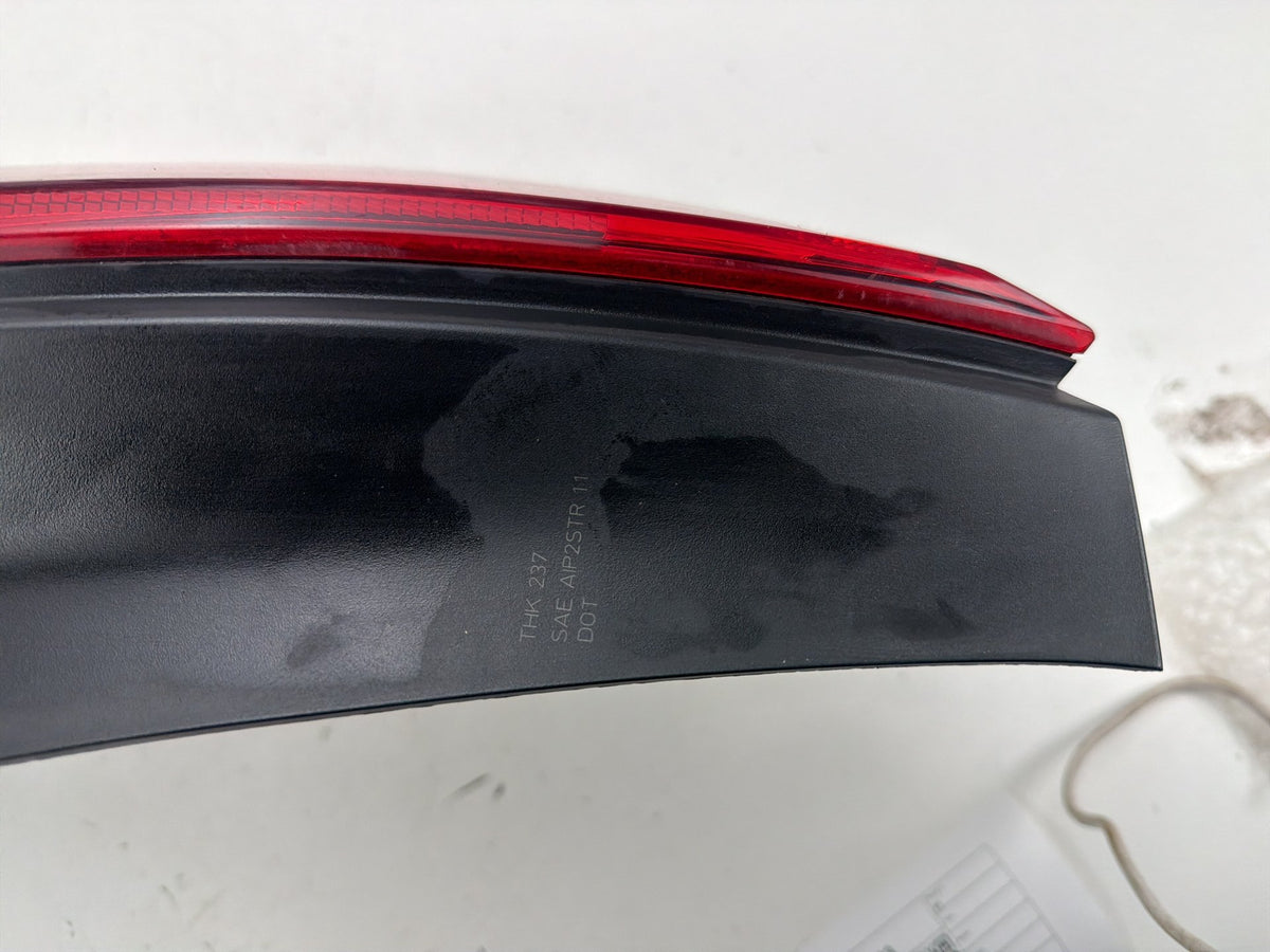2012-2016 Volkswagen Beetle Rear Right Passenger Side Tail Light 5C5945096E OEM
