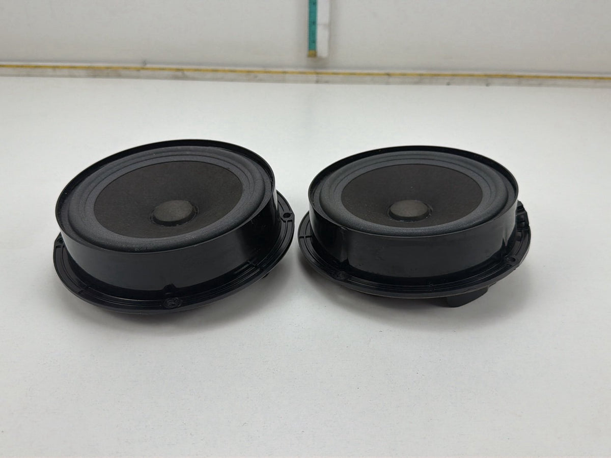 2013-2017 Volkswagen Tiguan Right Rear Door Trim Speaker Pod 5N035453C OEM