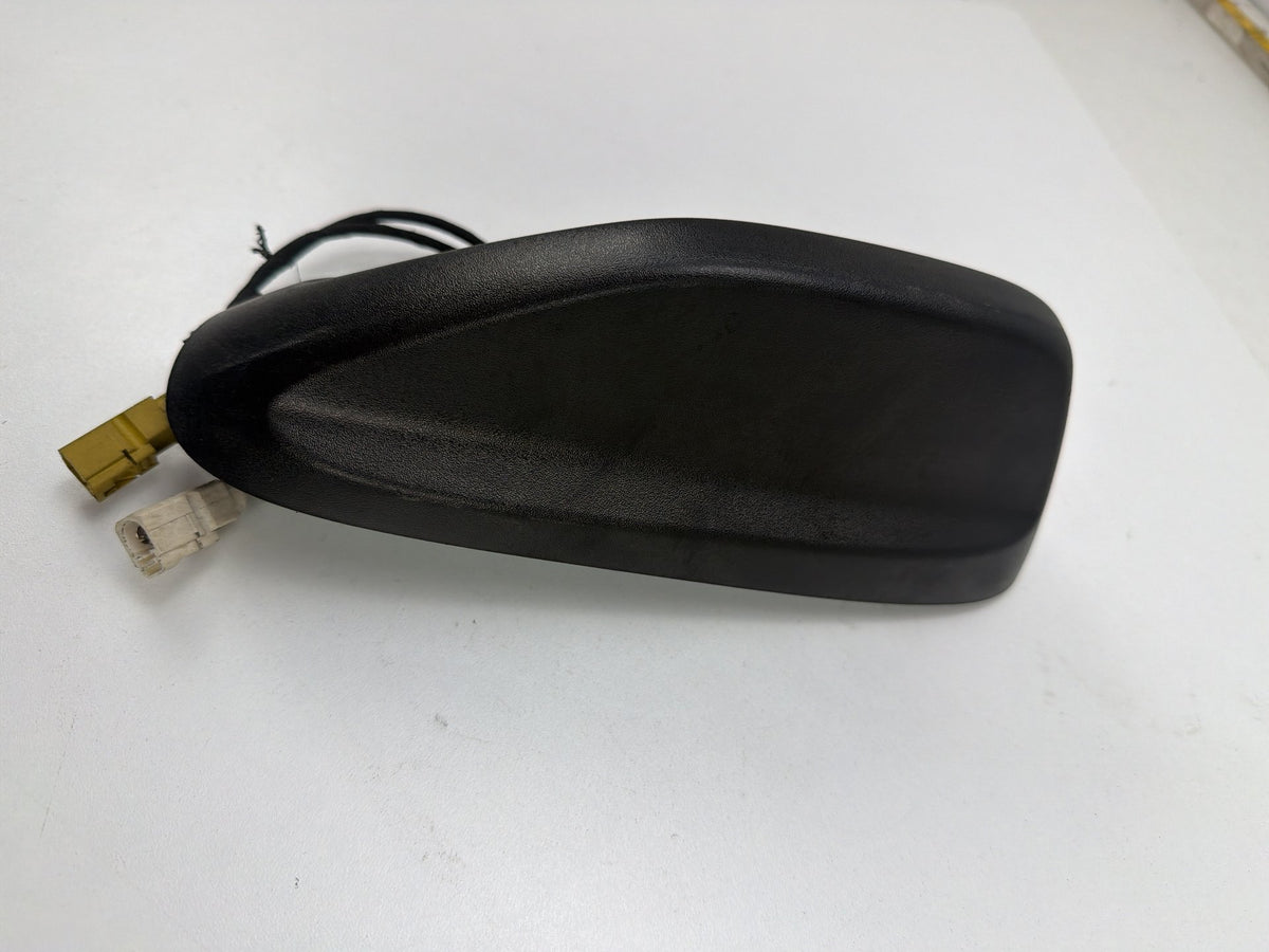 2014-2015 Jeep Grand Cherokee Roof Mount Shark Fin Radio Antenna 05091902AA OEM