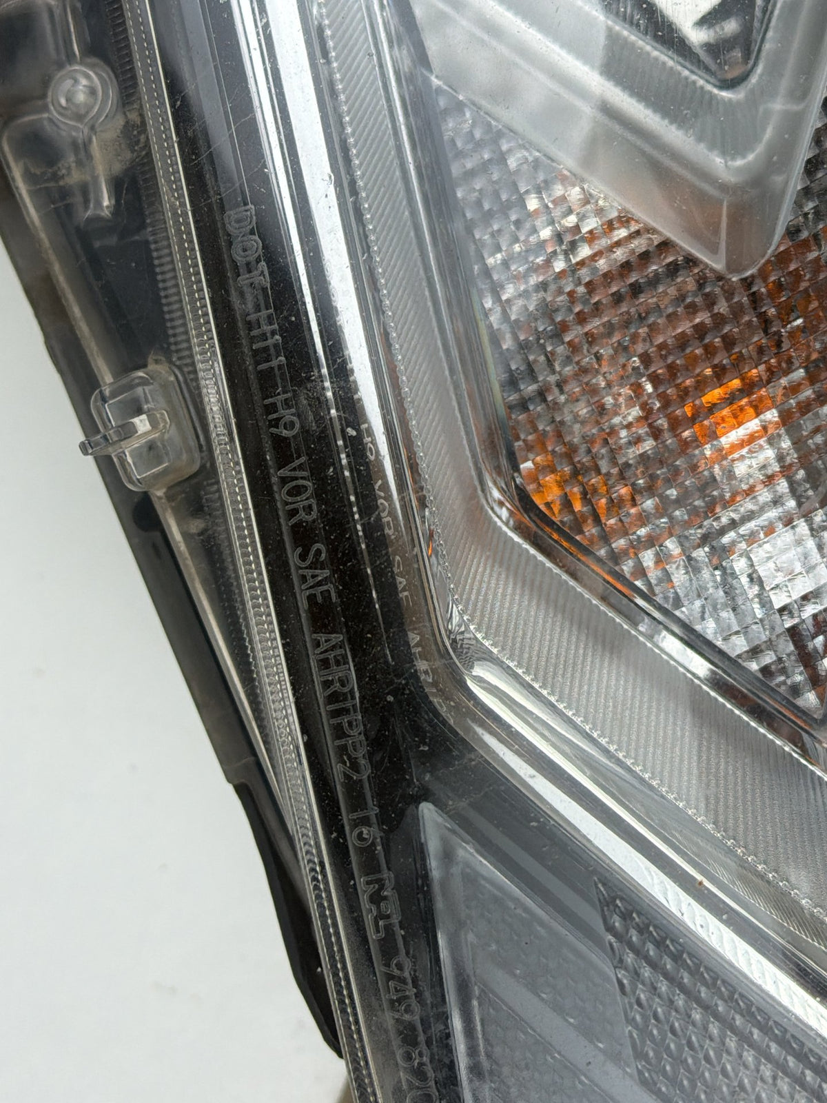 2016-2018 Nissan Altima Right Side Headlight Lamp Assembly 26010-9HS0A OEM