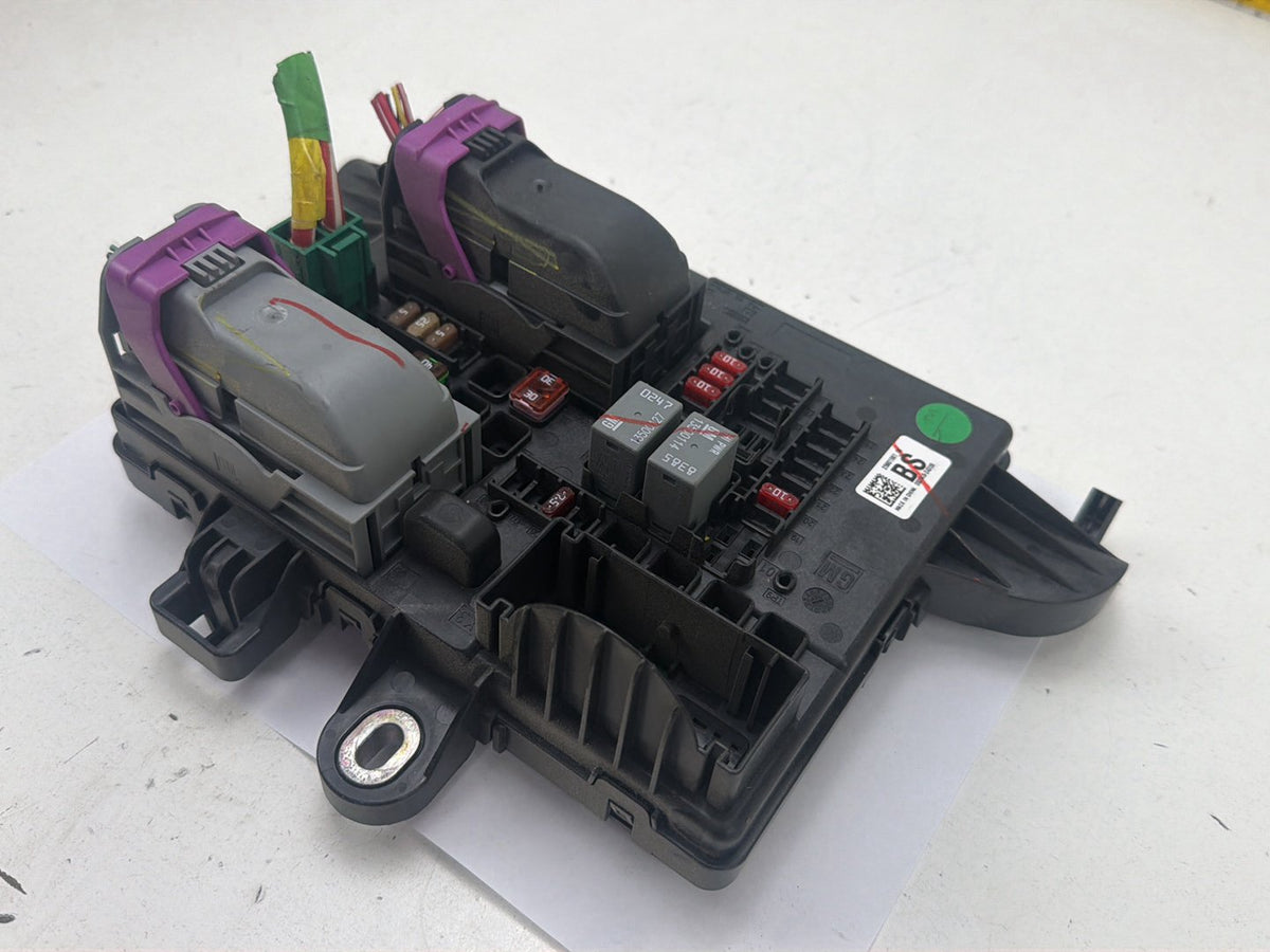 2010-2012 Buick LaCrosse Dash Body Control Module BCM Fuse Relay Box OEM