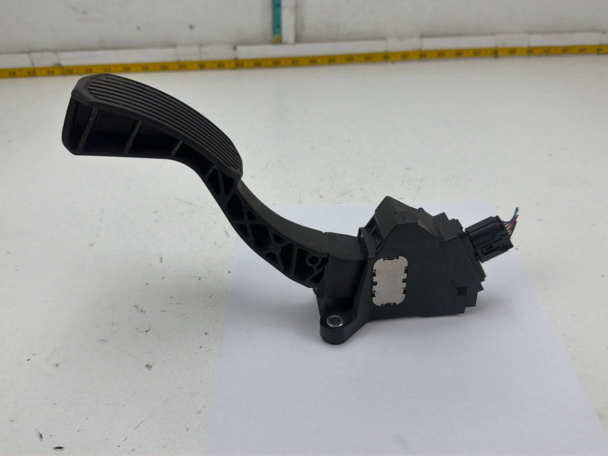 2012-2017 Toyota Camry Electronic Throttle Accelerator Gas Pedal 7811006040 OEM