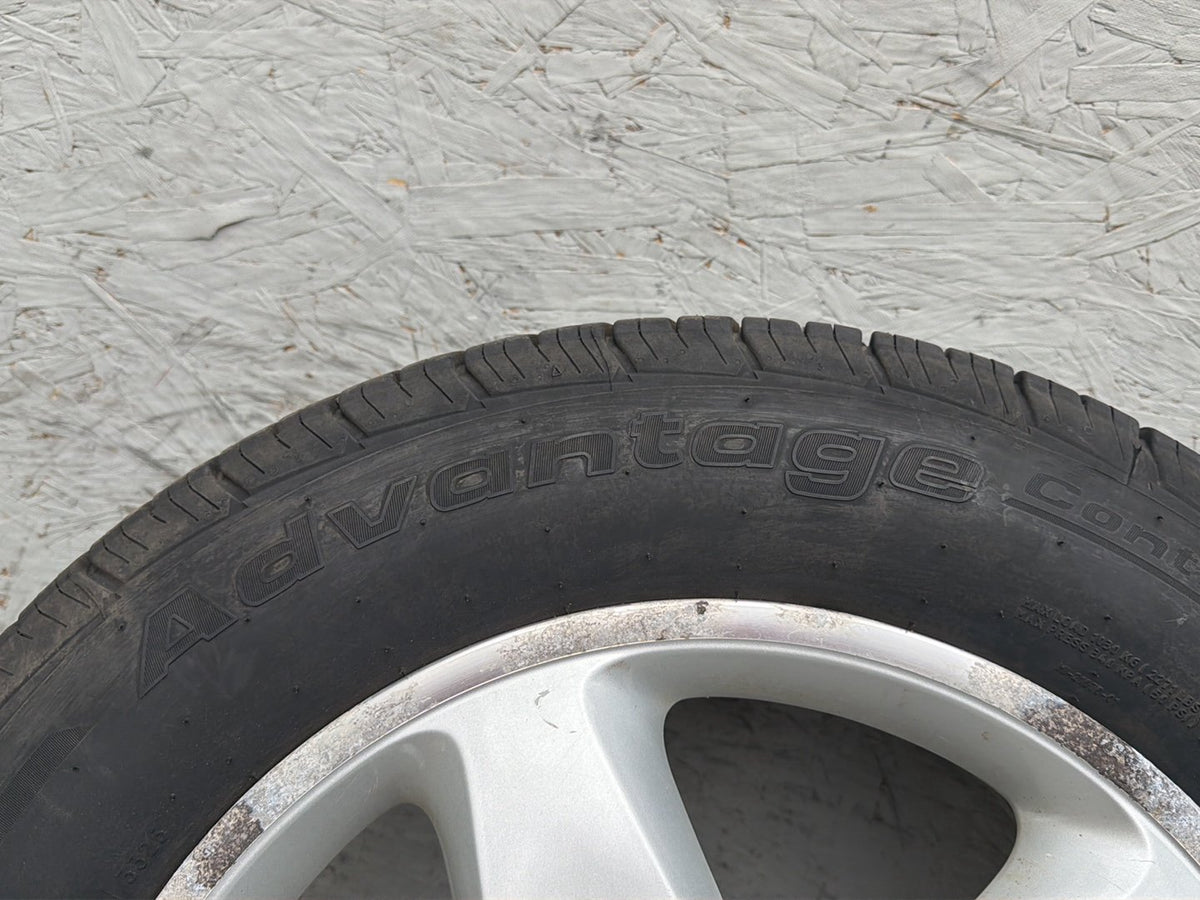 2003-2006 Porsche Cayenne Alloy Wheel Rim w/ Tire 8JX18 ET57 7L5601025C OEM