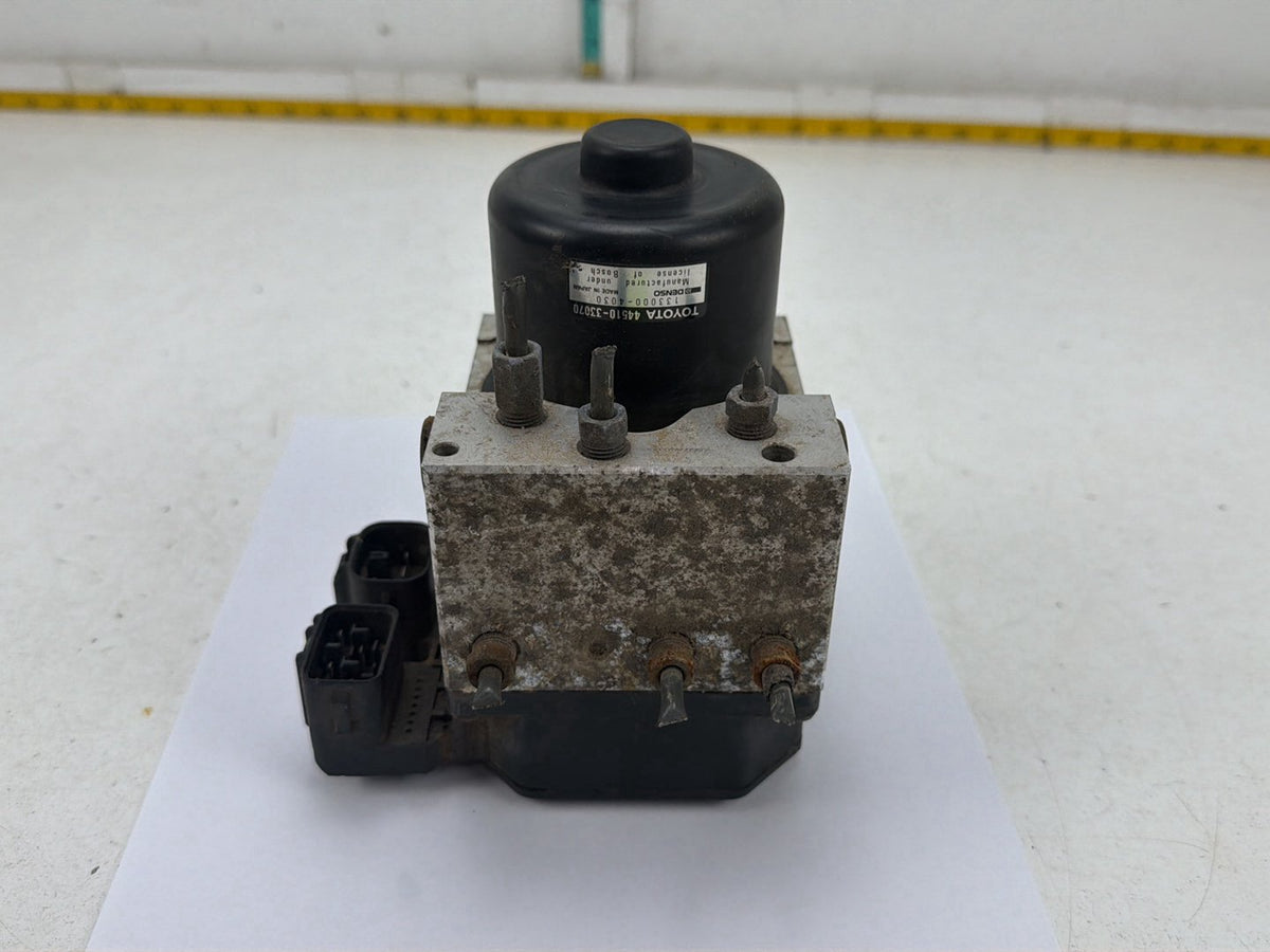 1997-2001 Toyota Camry Anti-Lock Brake ABS Pump Actuator Module 44510-33070 OEM