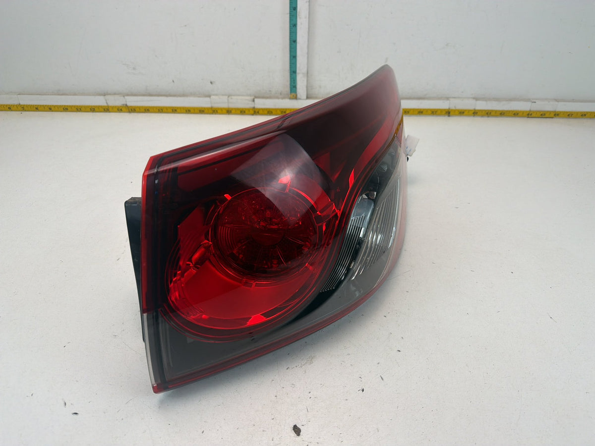 2013-2015 Mazda CX-9 Rear Right Passenger Side Outer Tail Light TK21 51 150 OEM