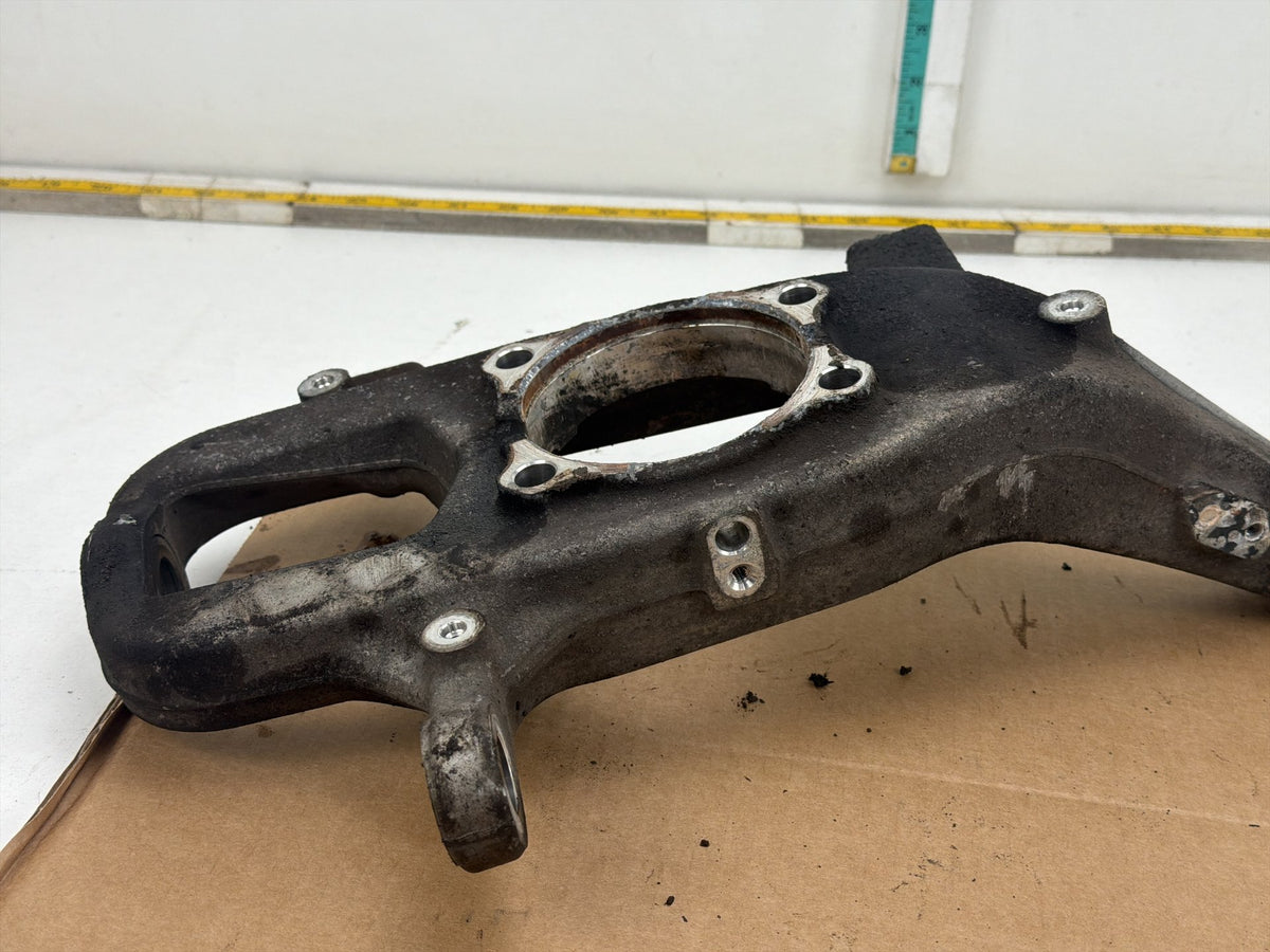 2014-2017 Maserati Ghibli Left Side Wheel Spindle Steering Knuckle OEM