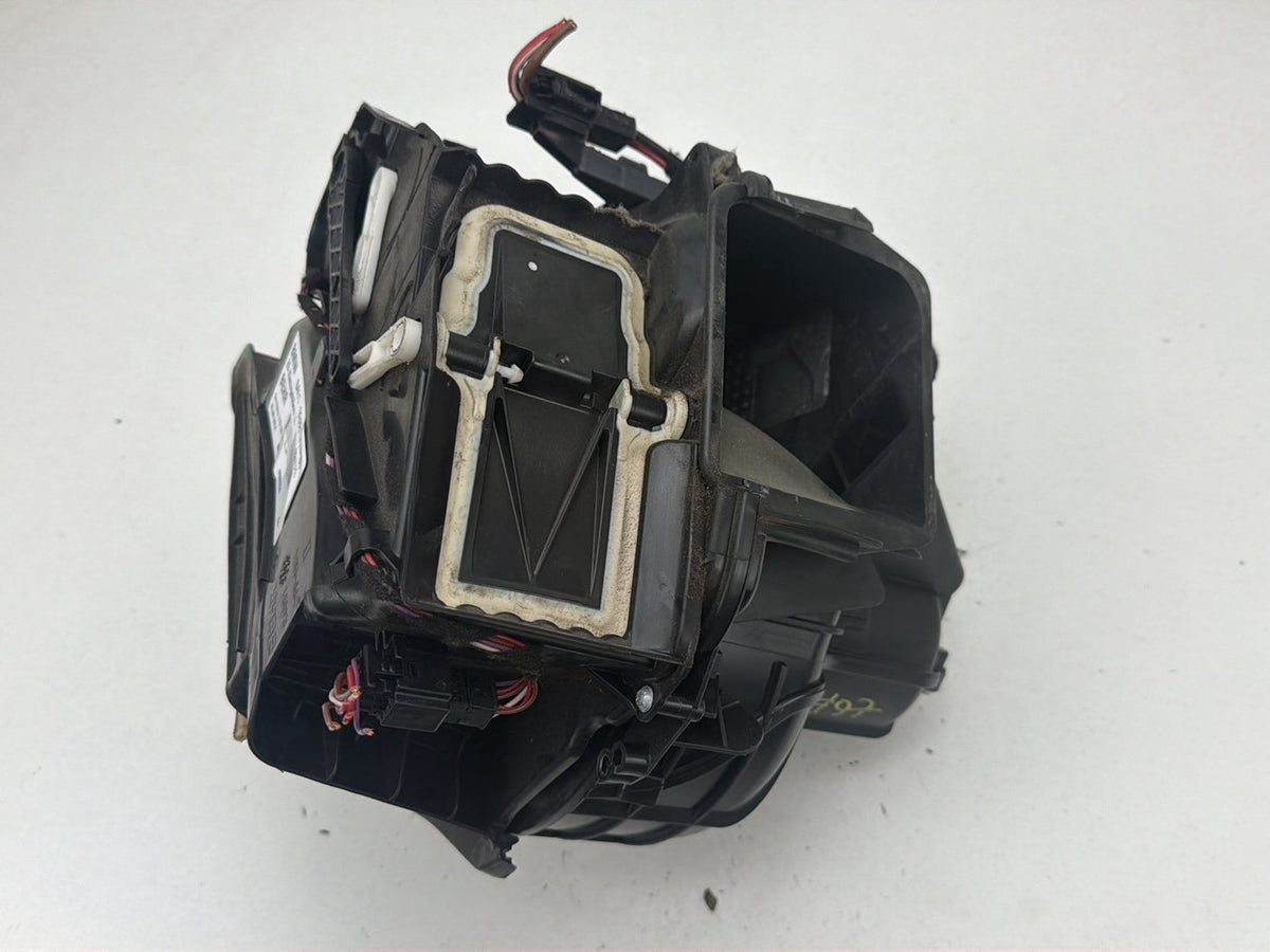 2011-2016 BMW 550i xDrive HVAC Heater Blower Motor Fan Housing 9248171 OEM