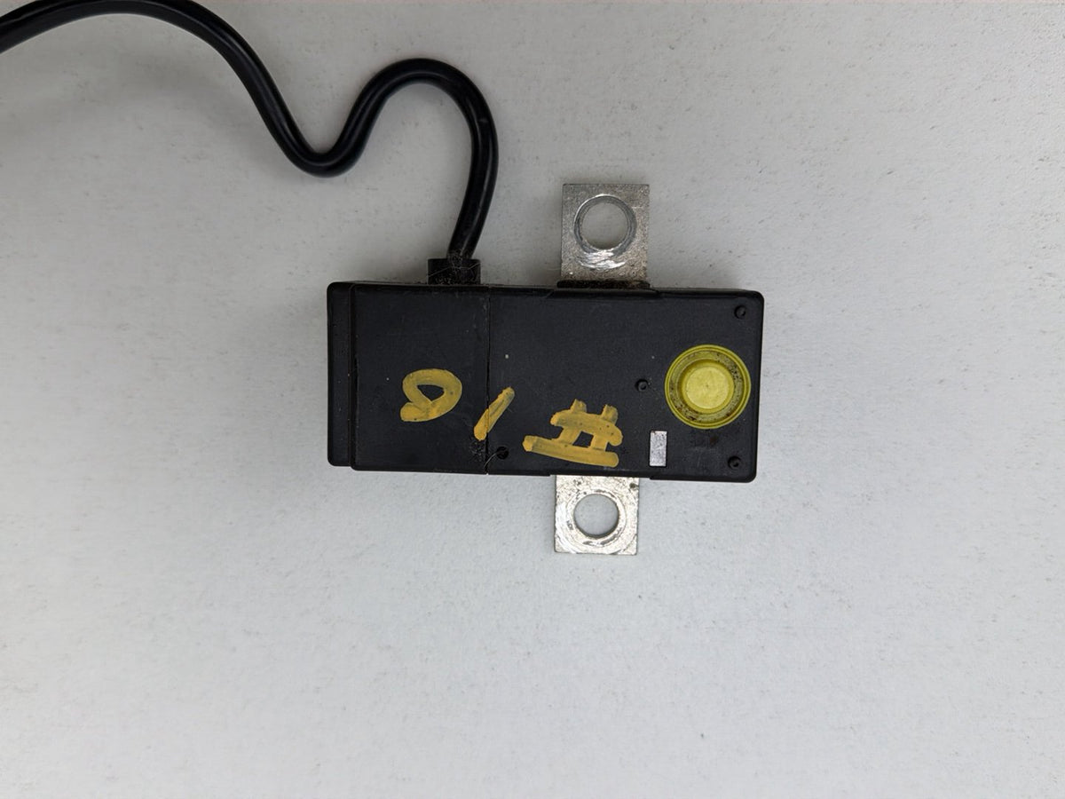 2003-2006 Porsche Cayenne Battery Protection Switch Relay Fuse Box 7L0915457 OEM