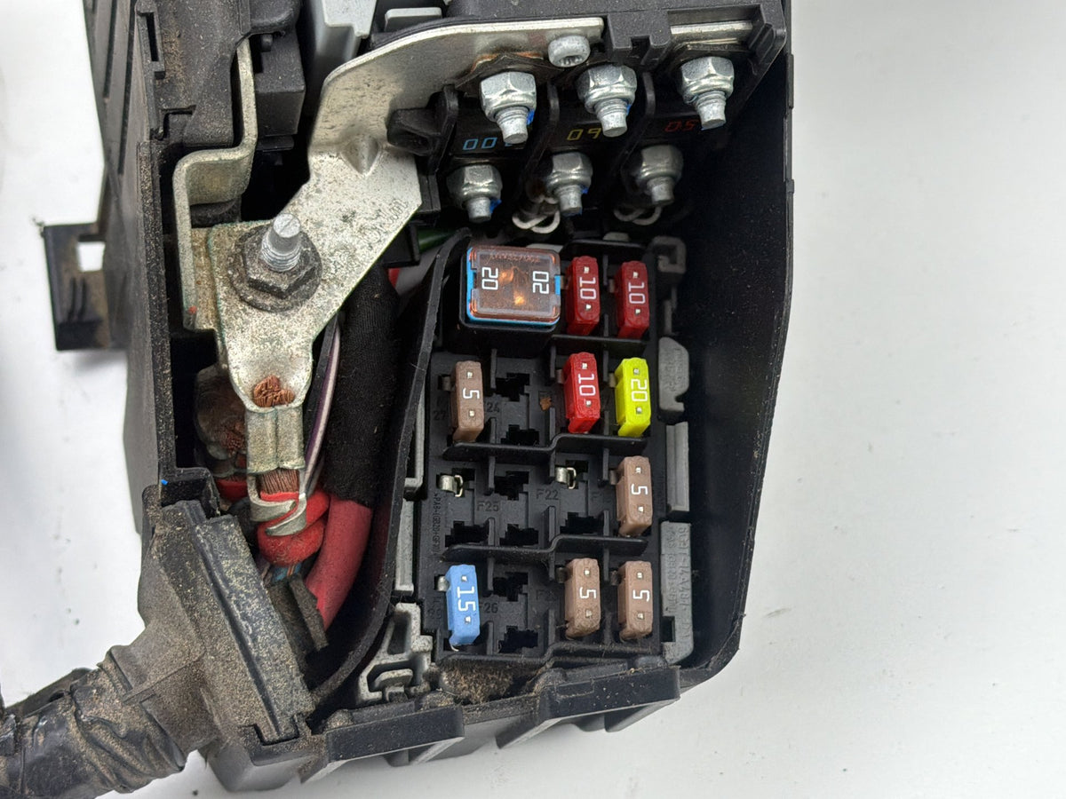 2013-2015 Volvo S60 - Engine Fuse Box Relay Module 6G9T-14A076-L OEM