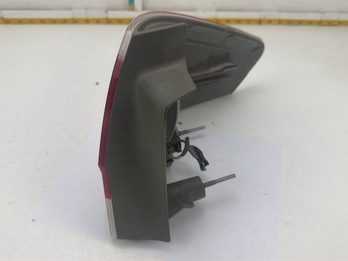 2008-2011 Ford Focus Rear Left Driver Side Tail Light Brake Lamp 44ZH1965 OEM