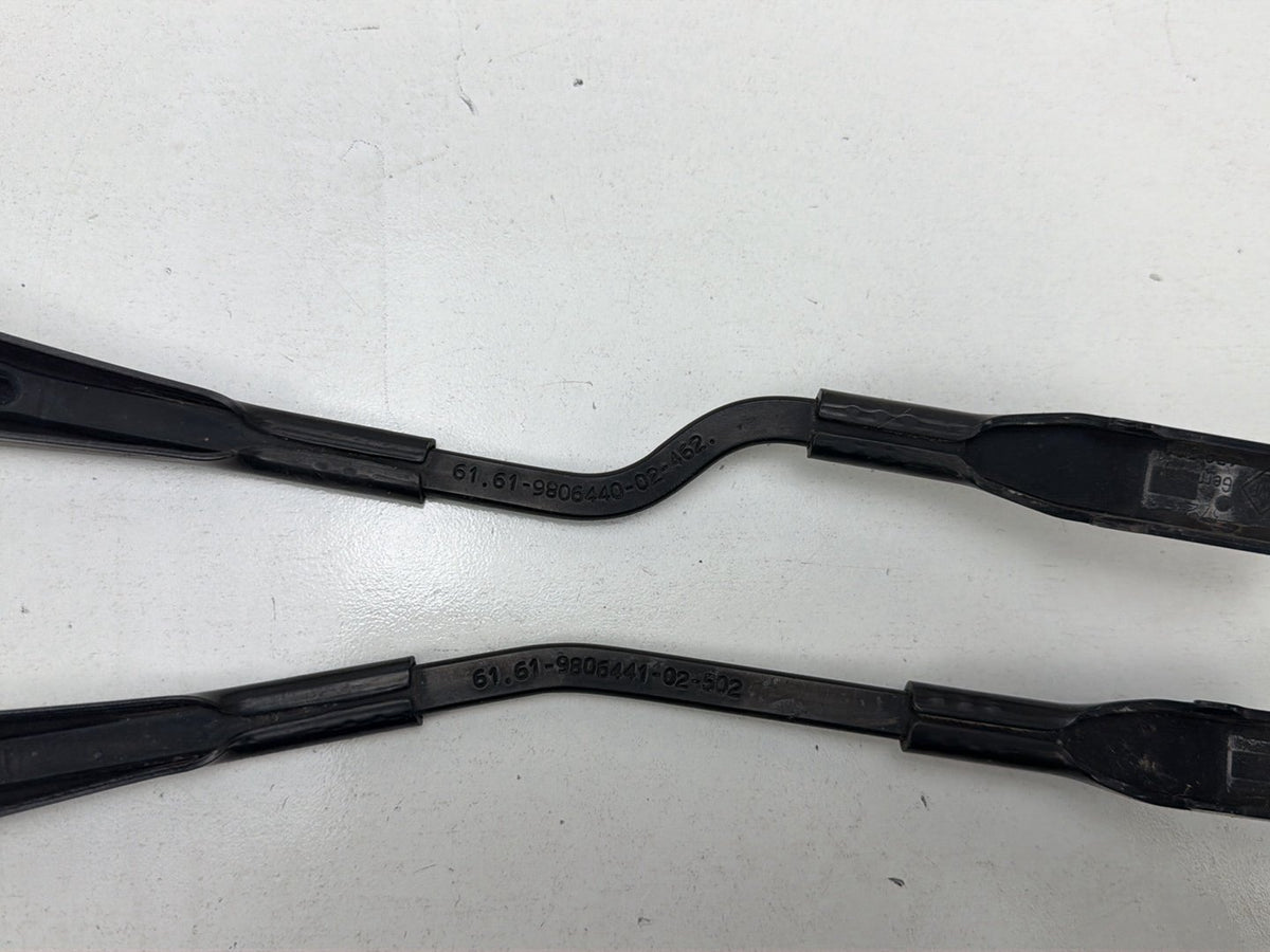 2011-2016 Mini Countryman Cooper S R60 Front Wiper Arm Pair 9806440, 9806441 OEM