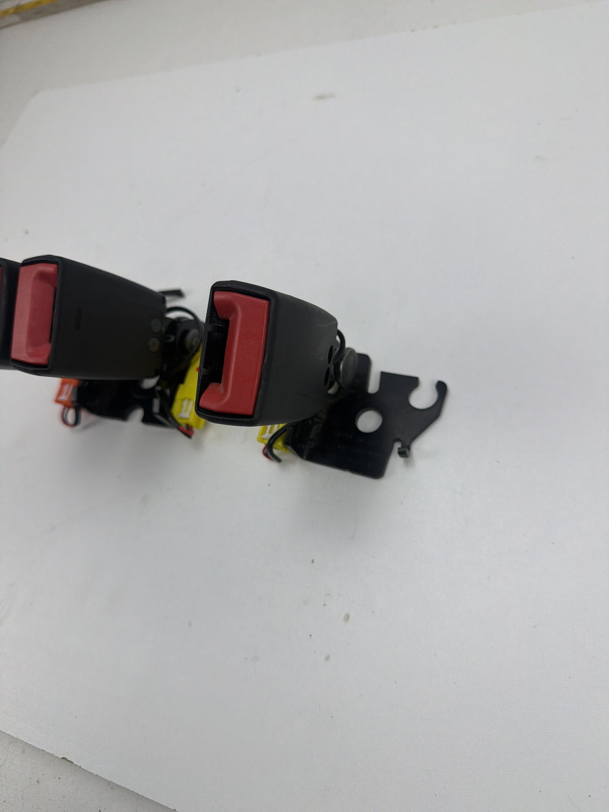 2011-2018 Volvo S60 Rear Seat Belt Buckle Set 34150327 OEM