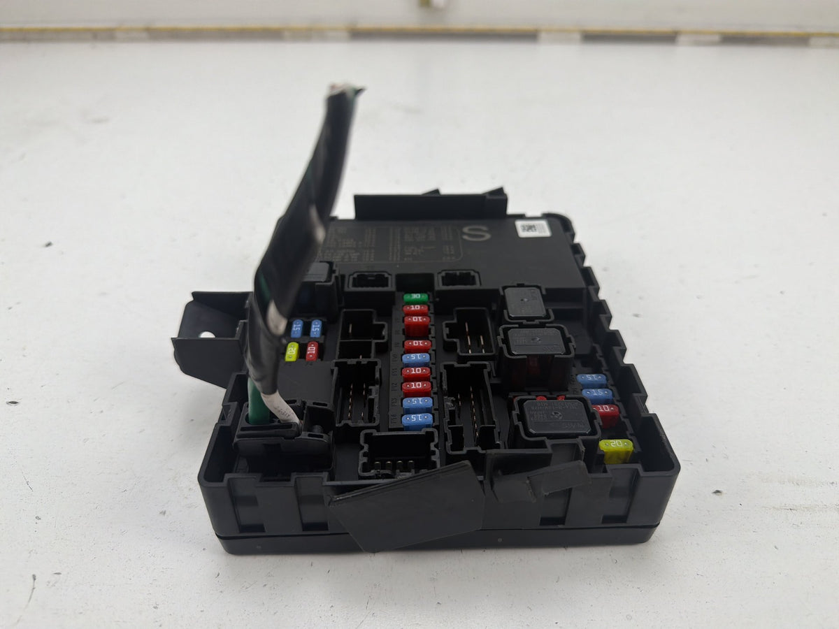 2011-2013 Infiniti QX56 Fuse Relay Box Integrated Power Module 284B7 1LA0A OEM