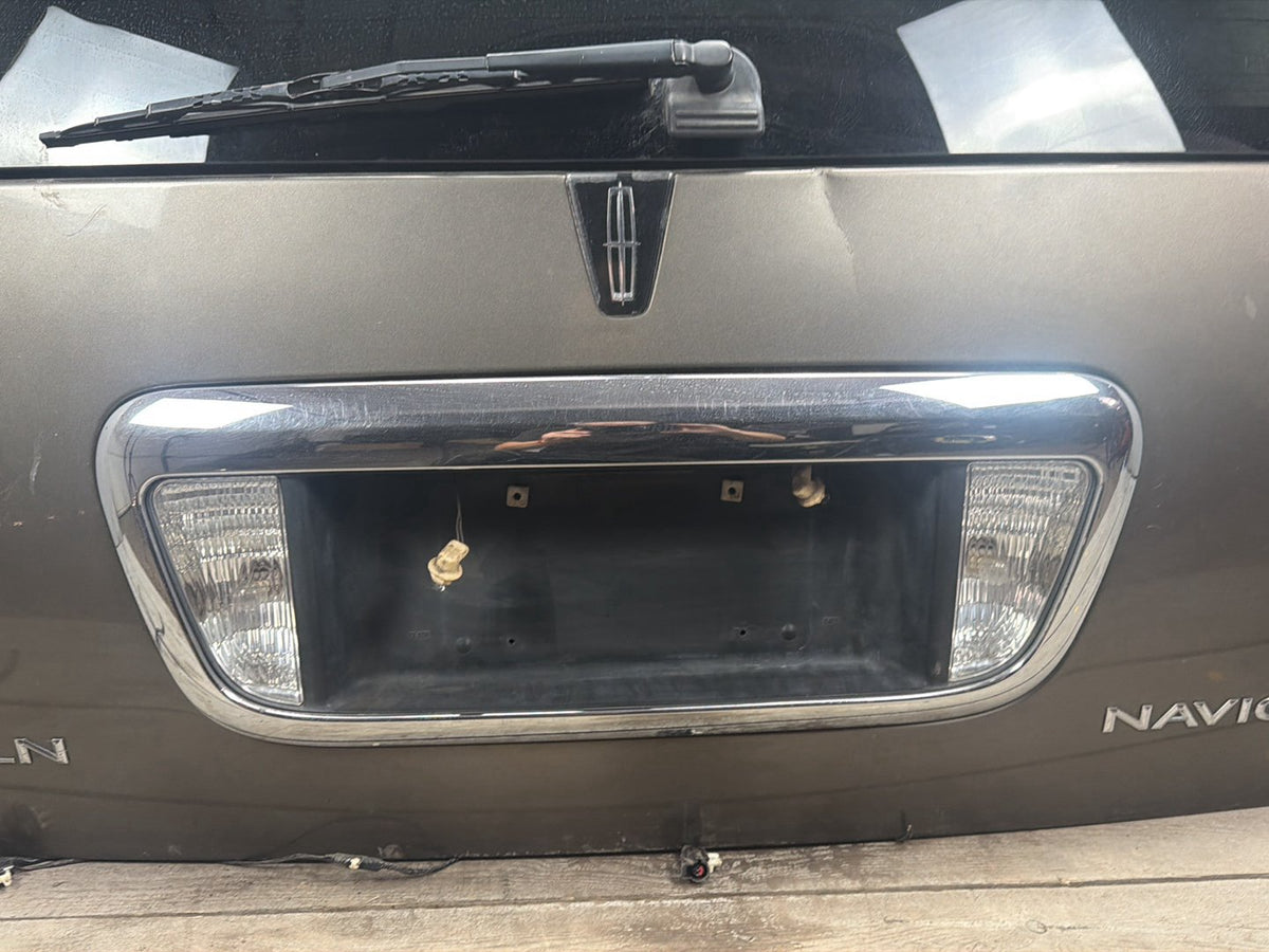 2003-2006 Lincoln Navigator U228 -Rear Trunk Lid Liftgate Tailgate Hatch Panel