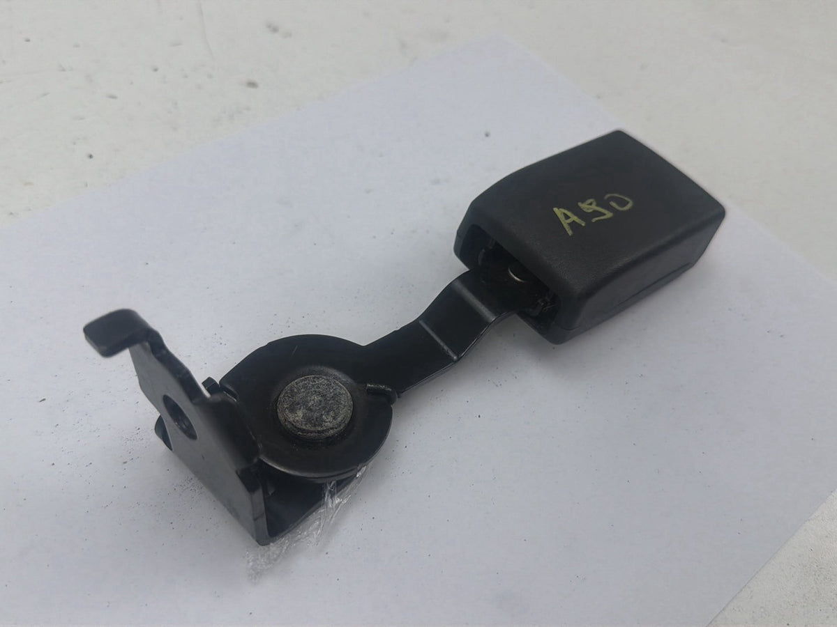 2012-2015 Mercedes-Benz ML550 Rear Right Passenger Side Seat Belt Buckle OEM