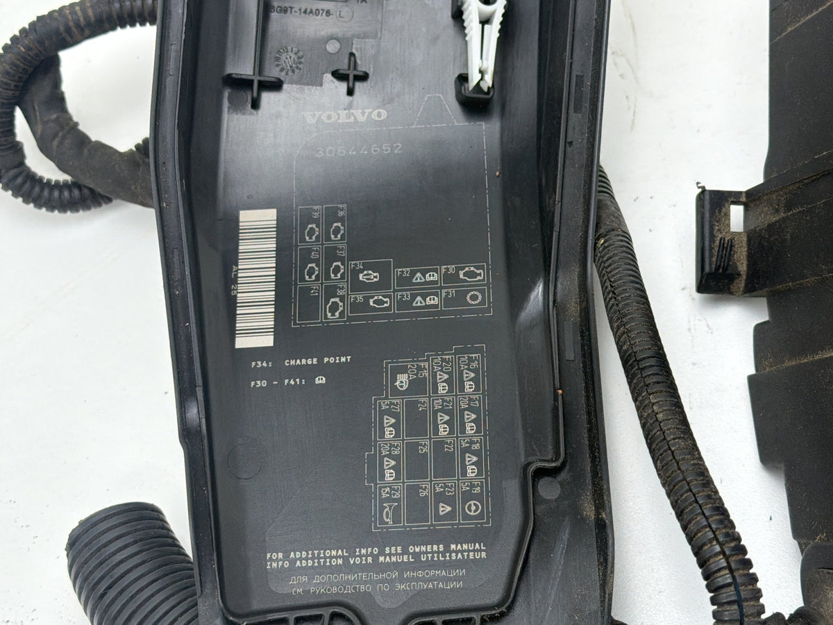 2013-2015 Volvo S60 - Engine Fuse Box Relay Module 6G9T-14A076-L OEM