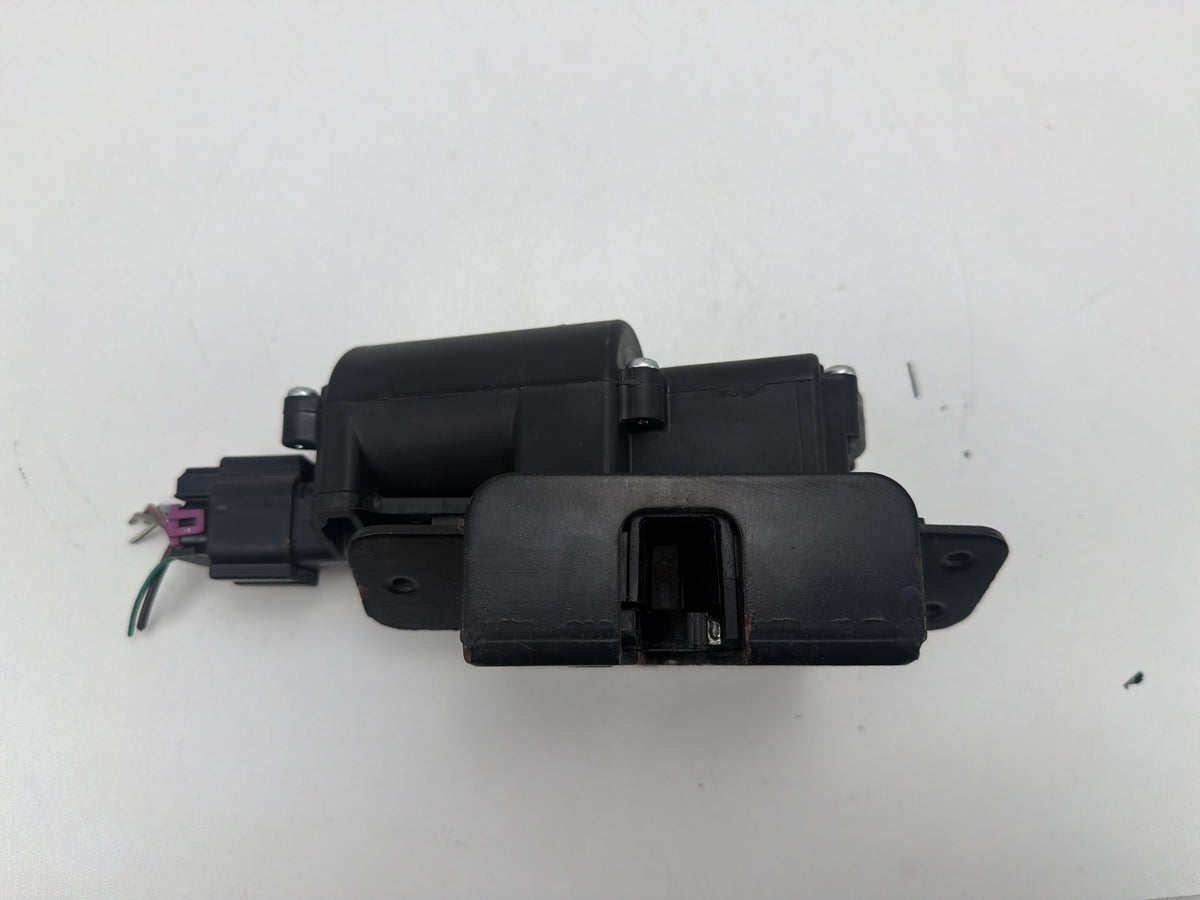 2007-2014 GMC DENALI GMT900 Rear Power Liftgate Latch Lock Actuator Motor OEM