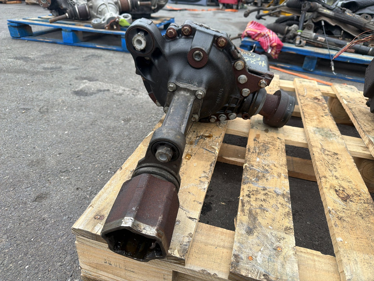 2010-2013 Land Rover Range Rover Sport 4WD Front Differential Axle Carrier OEM
