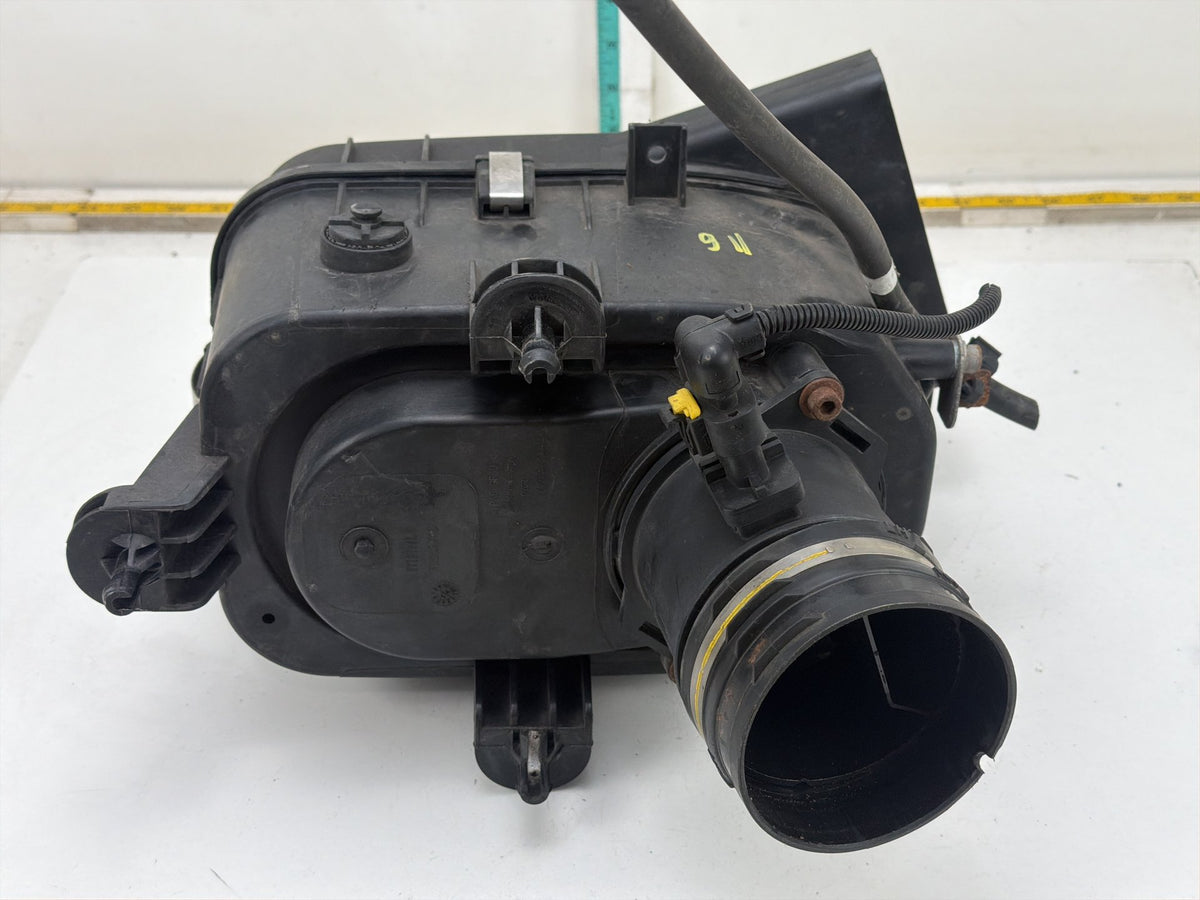 2014-2019 Maserati Ghibli M157 Right Air Intake Cleaner Filter Housing Box OEM