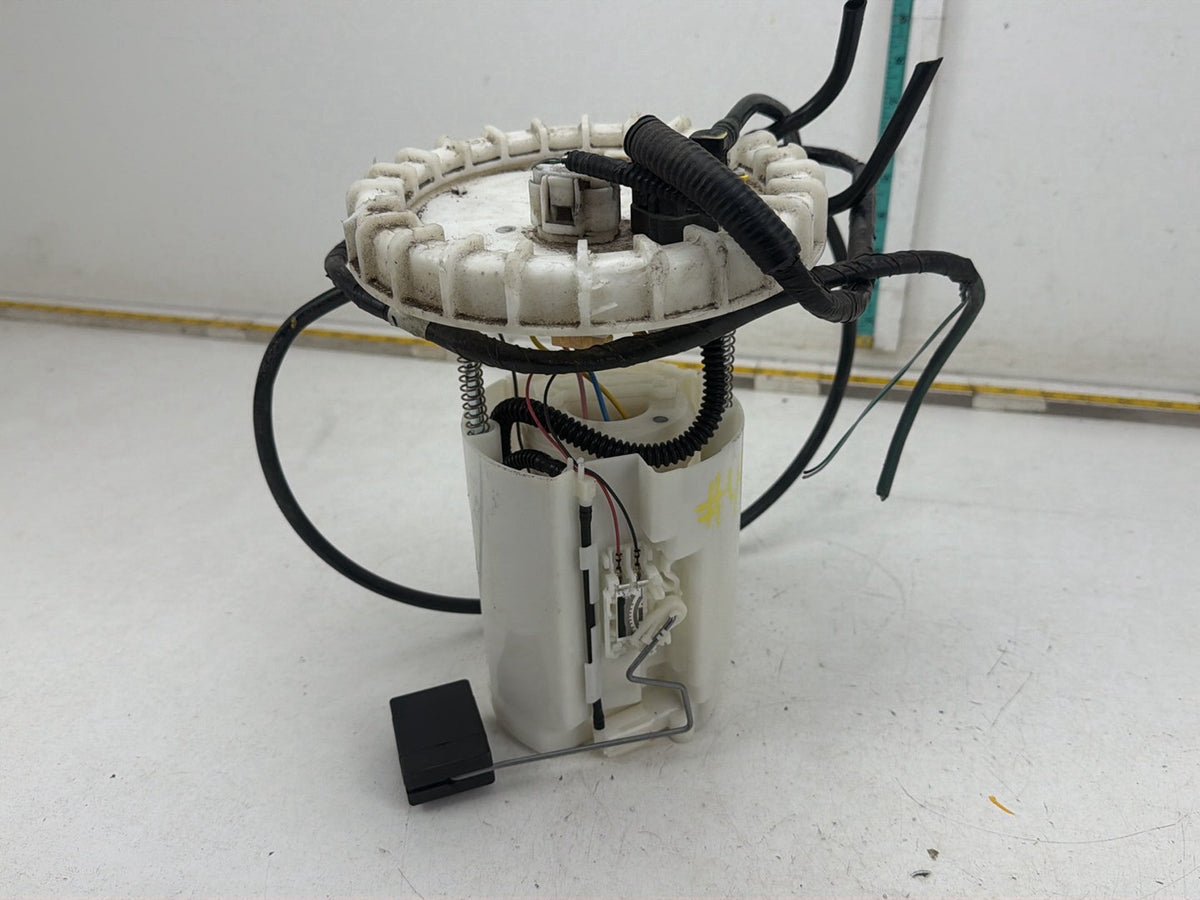 2017-2020 Toyota Sienna L30 3.5L In-Tank Fuel Pump Assembly KA292200-5040 OEM