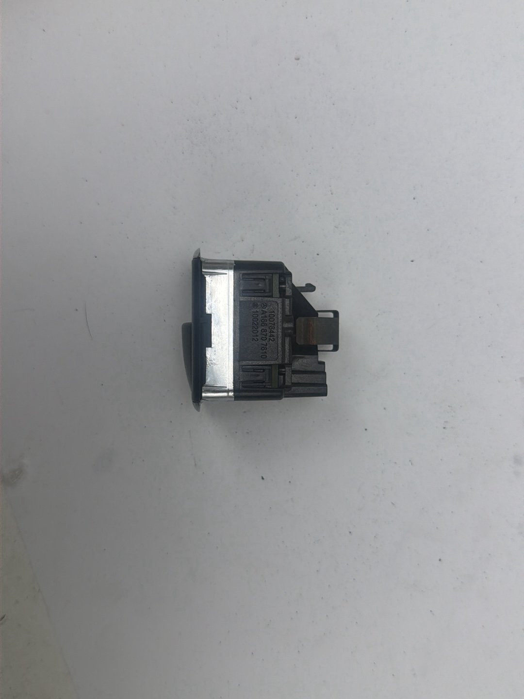 2013-2016 Mercedes GLA250 Trunk Release Tailgate Switch A1668707610 OEM