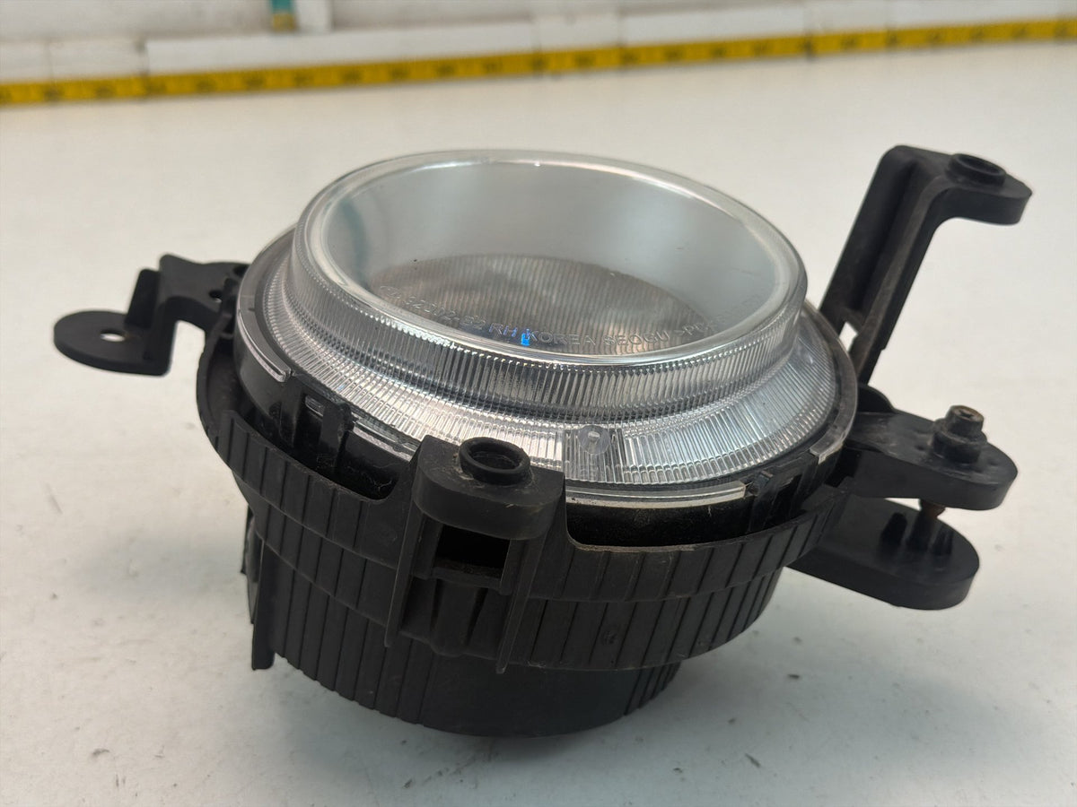 2014-2016 Kia Soul Front Right Bumper Passenger Side Fog Light Lamp 92202-B2 OEM