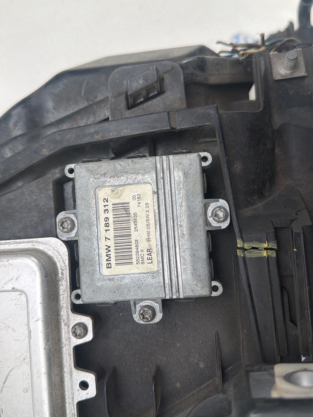 2008-2010 BMW E60 E61 5-Series Right Side Headlight Assembly 7044676-05 OEM