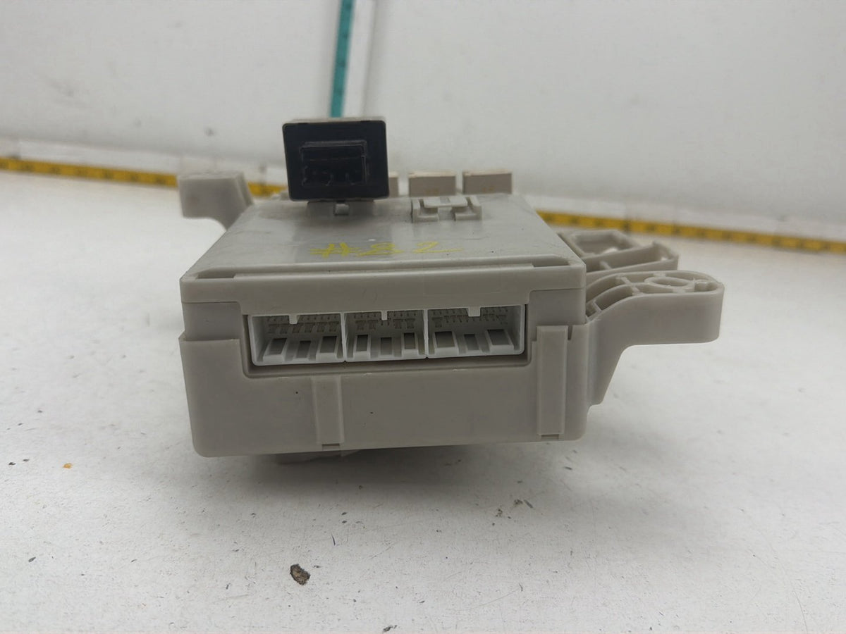 2003-2009 Toyota 4Runner Interior Cabin Fuse Relay Box Module 81980-50030 OEM