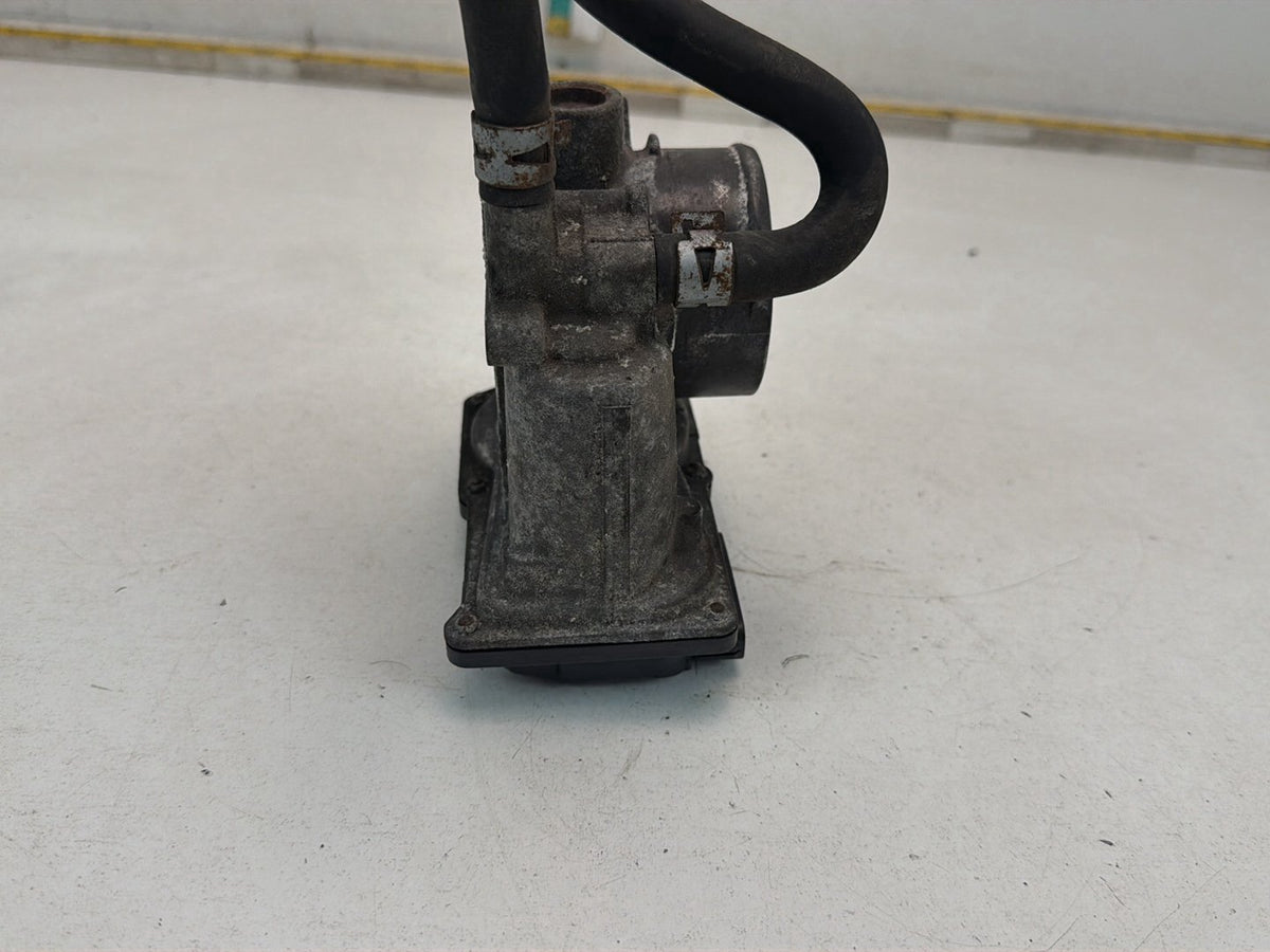 2010-2015 Toyota Prius W30-Engine Throttle Body Control Unit 22030-37060 OEM