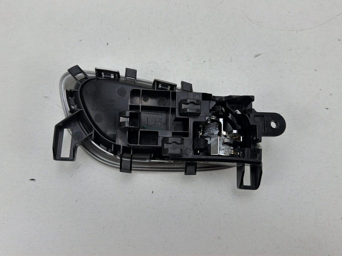 2015-2019 Nissan Sentra Front Left Driver Side Door Interior Handle OEM