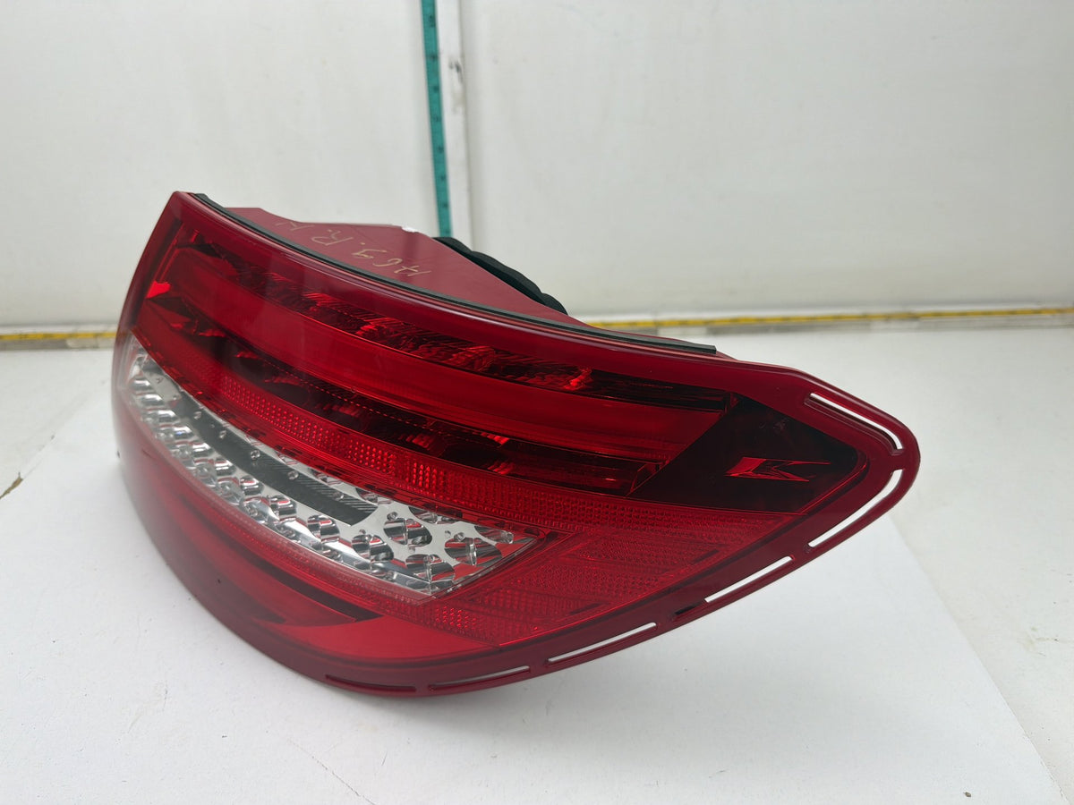 2012-2014 Mercedes-Benz C-Class W204 Rear Right Side Outer LED Tail Light OEM